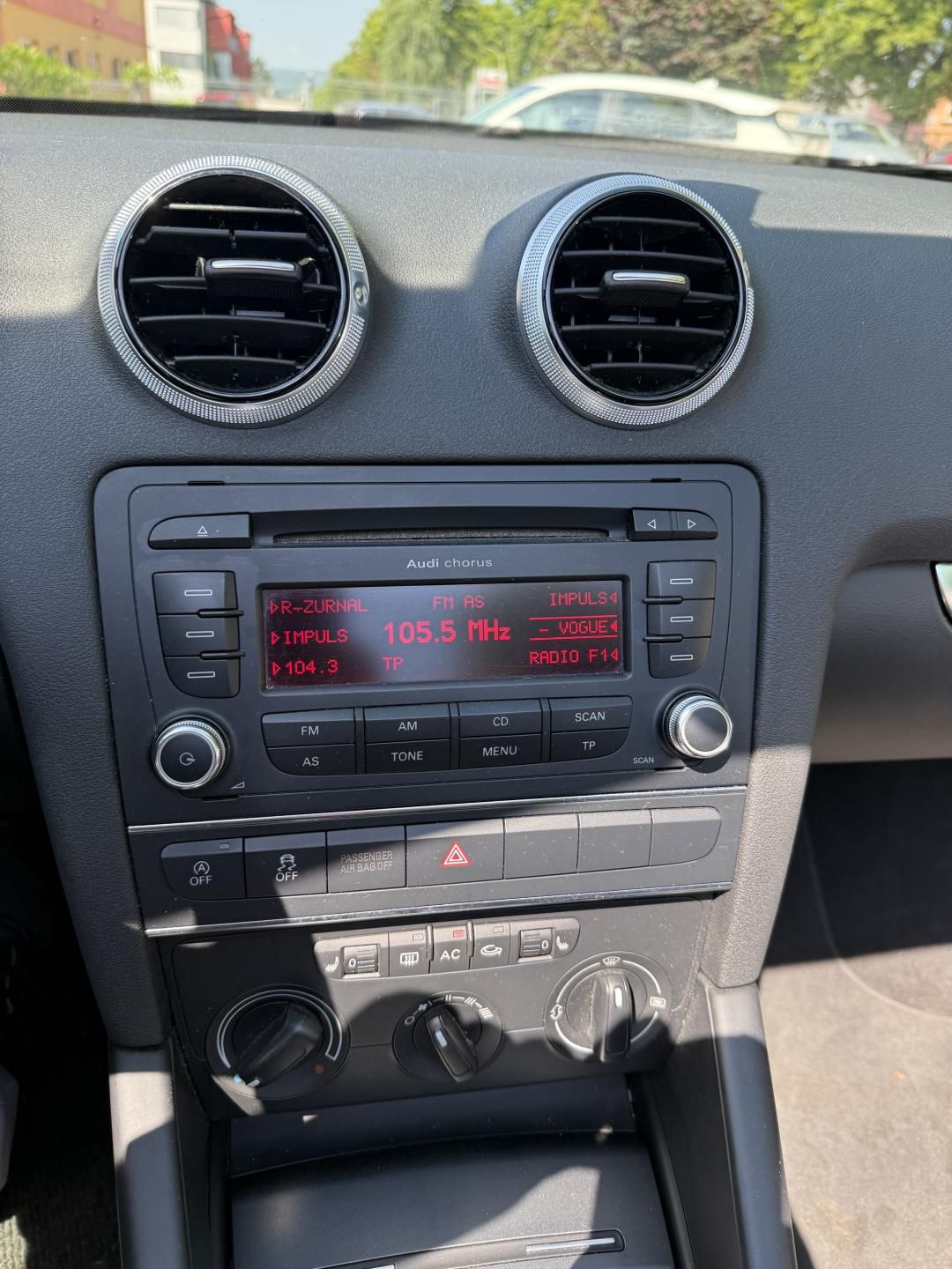 Audi A3, 1.6i 77kW - fotka 6