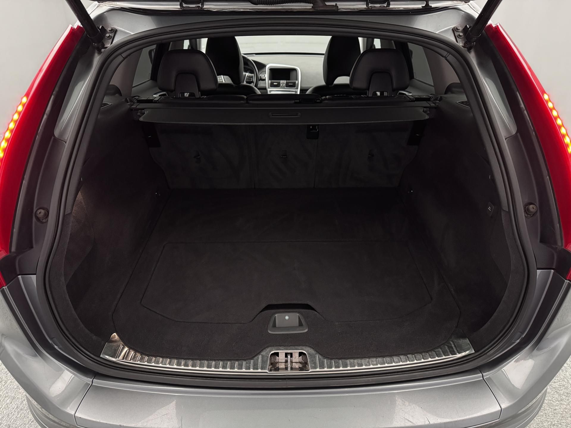 Volvo XC60, D4 AWD SUMMUM AUT - fotka 5
