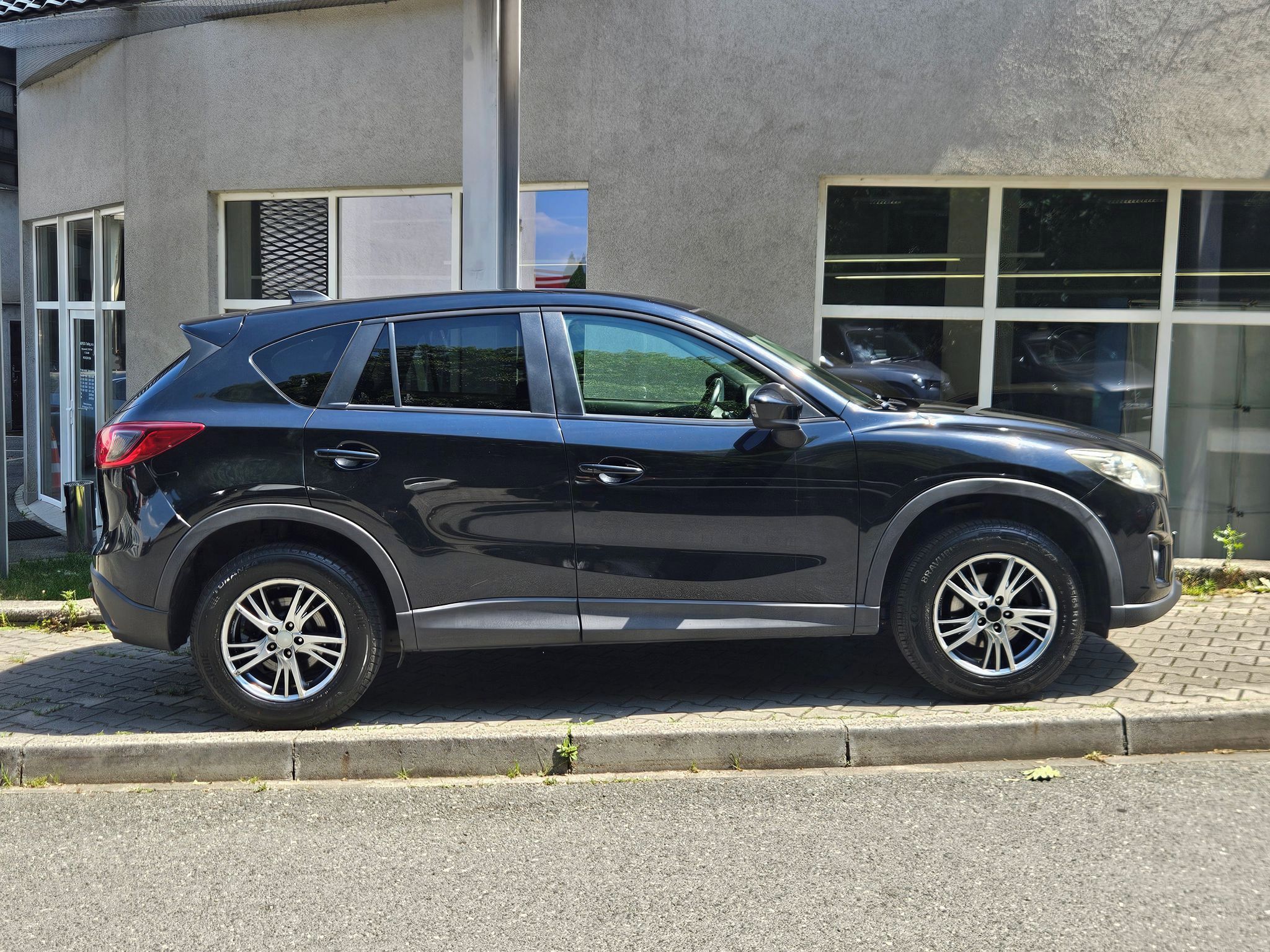 Mazda CX-5, 2.2l Mazda Skyactiv-D 110kW - fotka 6