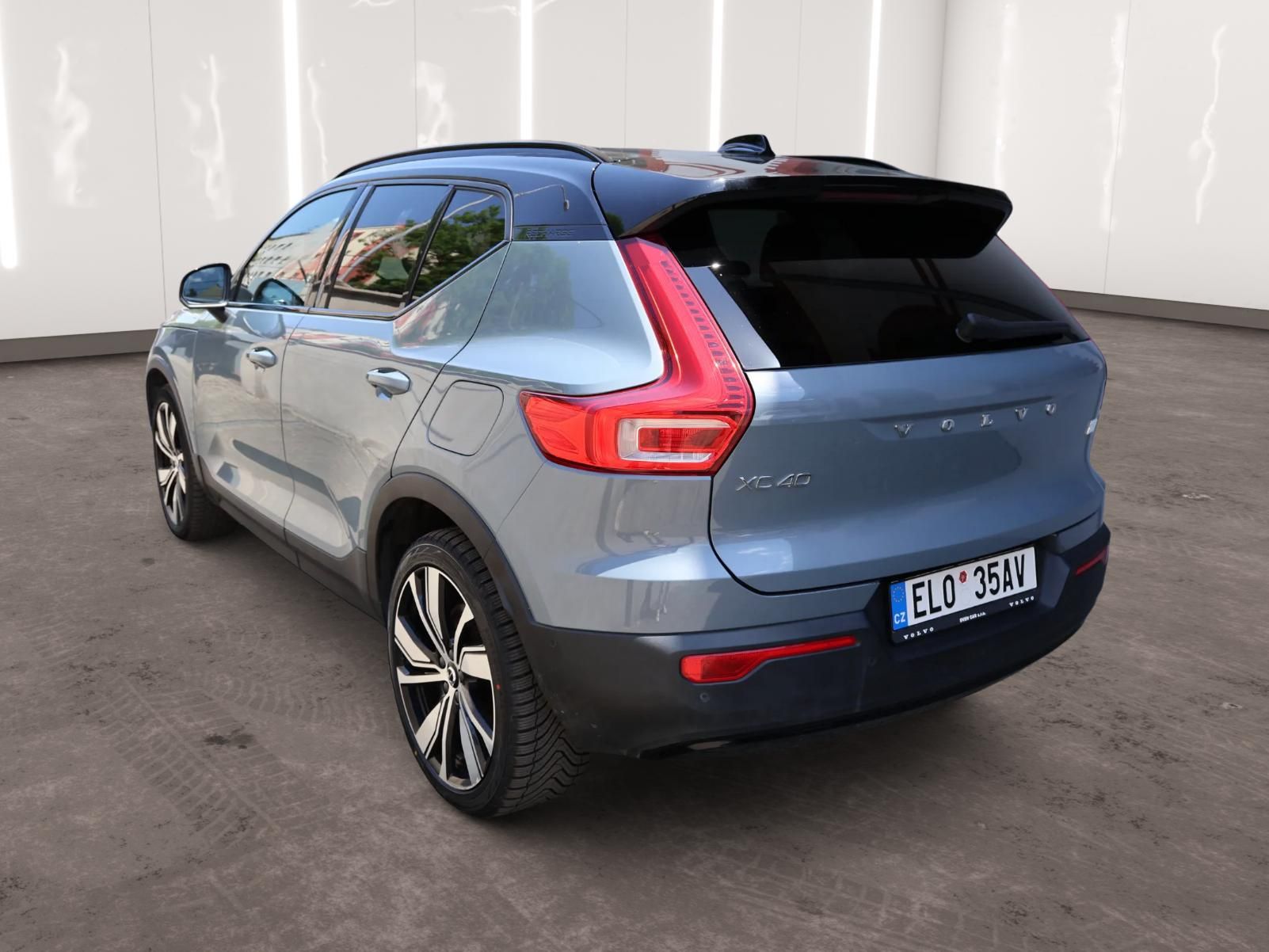 Volvo XC40, Recharge Pro, Twin motor (AWD) - fotka 2