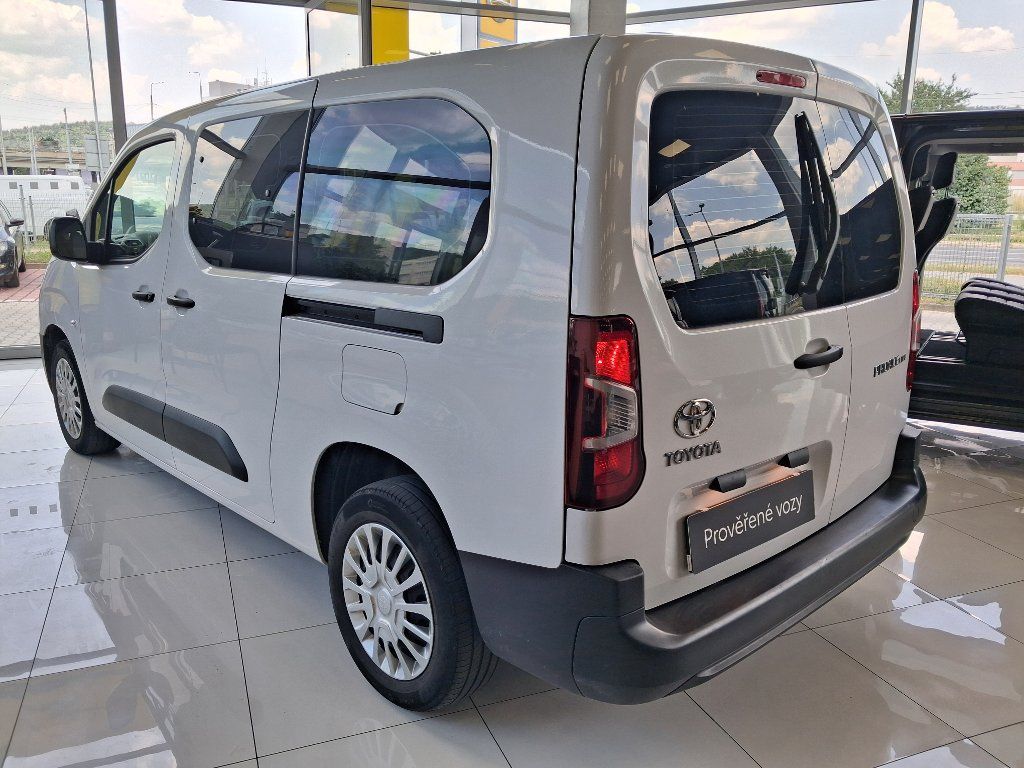 Toyota Proace City Verso, 1.5D 75kW 2023 - fotka 4