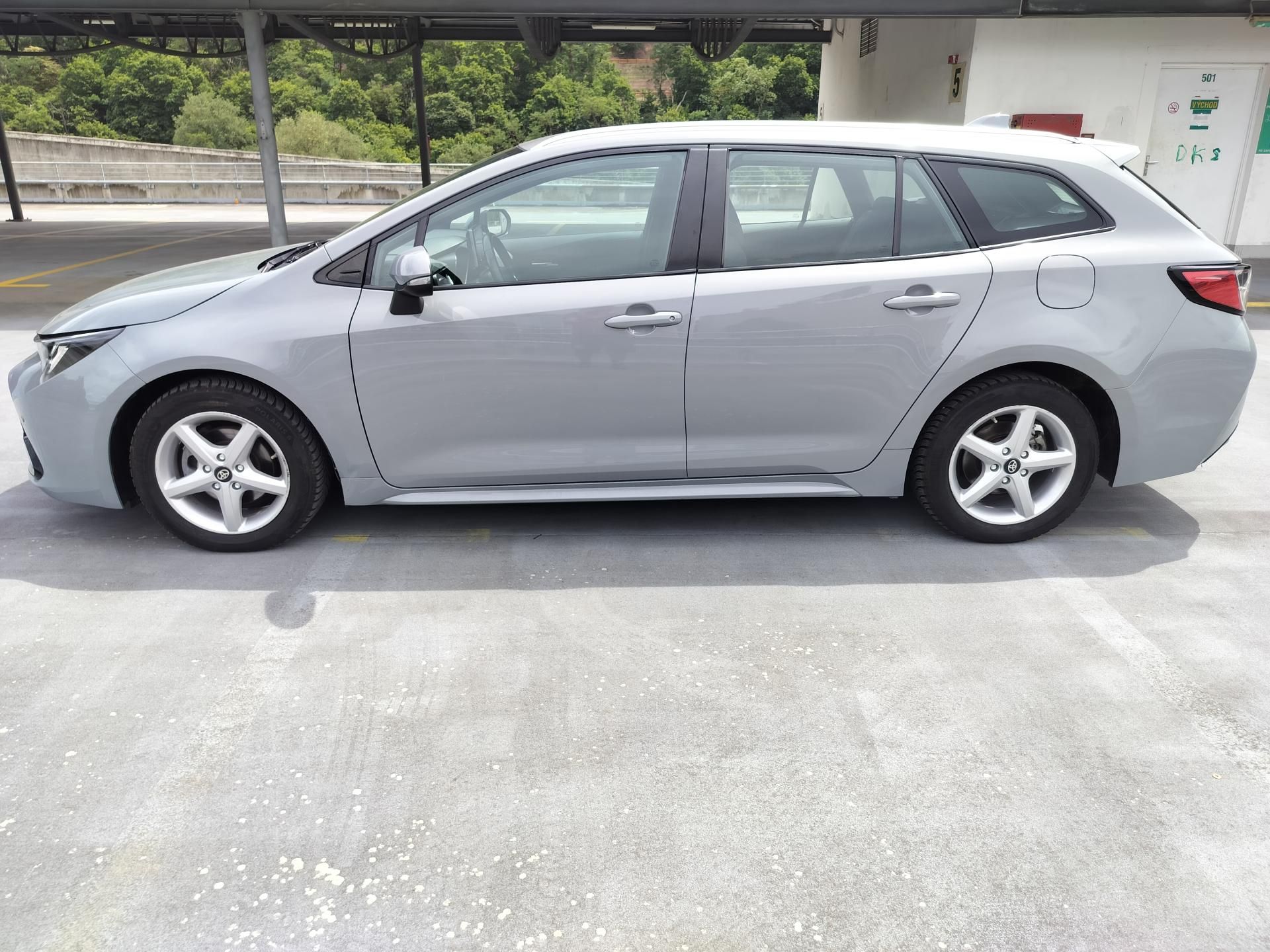 Toyota Corolla, 1.8 hybrid business, navigace - fotka 4