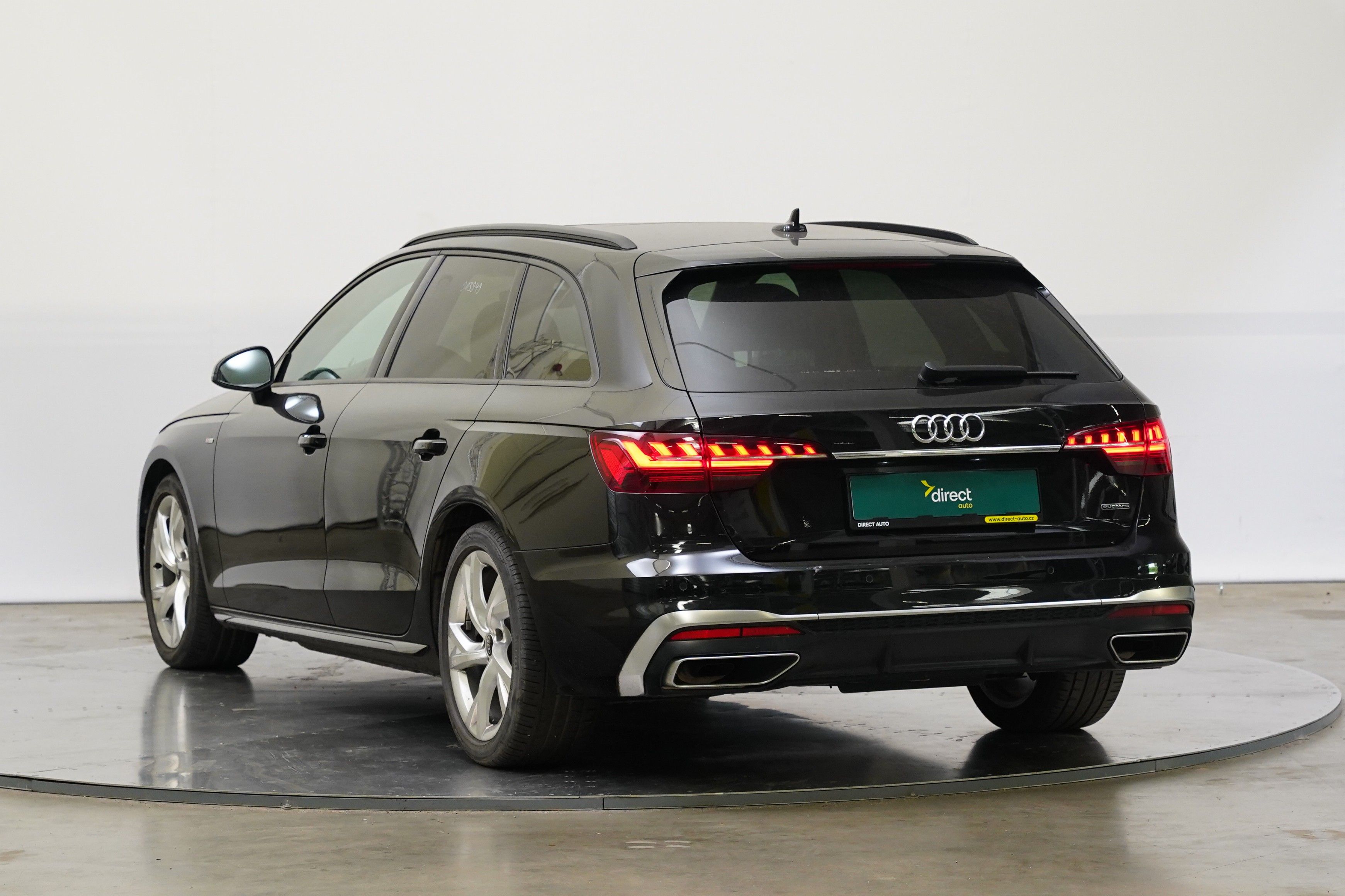 Audi A4, 45 TFSI  195 kW quattro S line - fotka 4