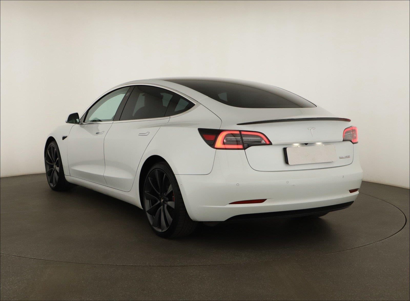Tesla Model 3, Performance 78kWh, SoH 83% - fotka 4
