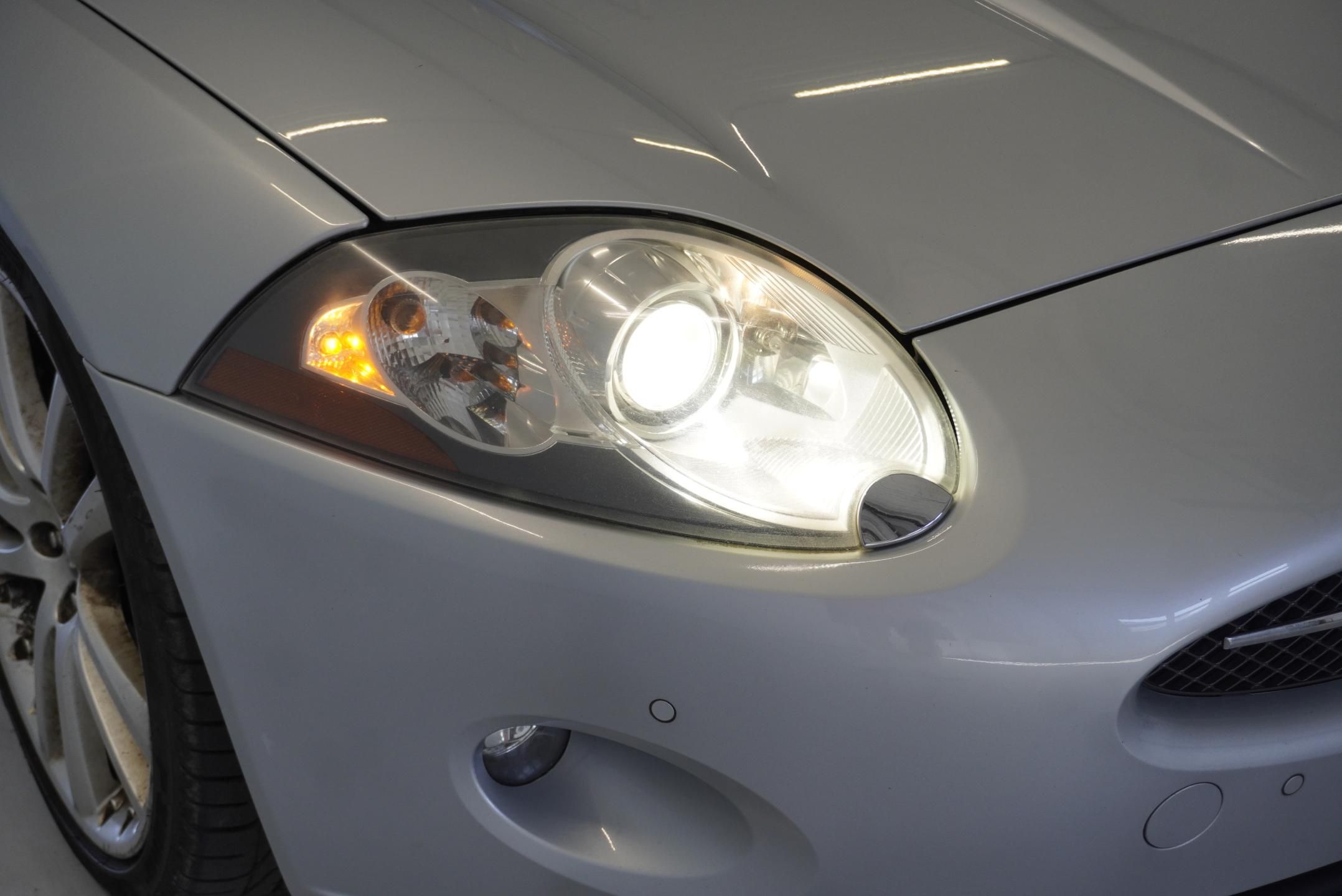 Jaguar XK, 4.2 V8 kabrio - fotka 3
