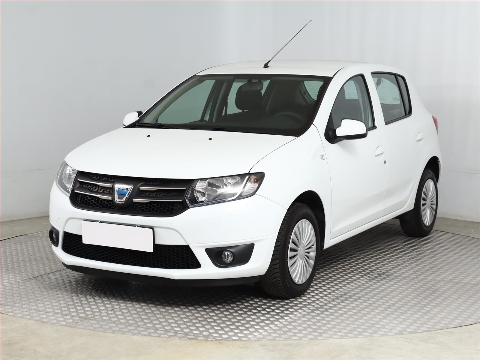 Dacia Sandero, 0.9 TCe, Automat, ČR,1.maj - fotka 2