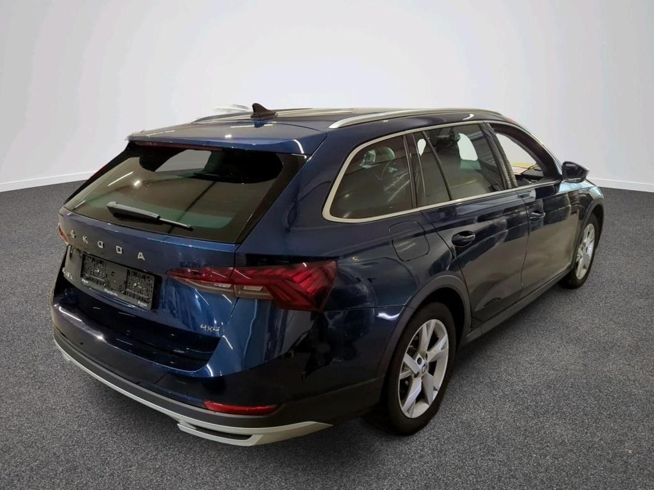 Škoda Octavia, Combi Scout TDi 147kw DSG 4x4 - fotka 4