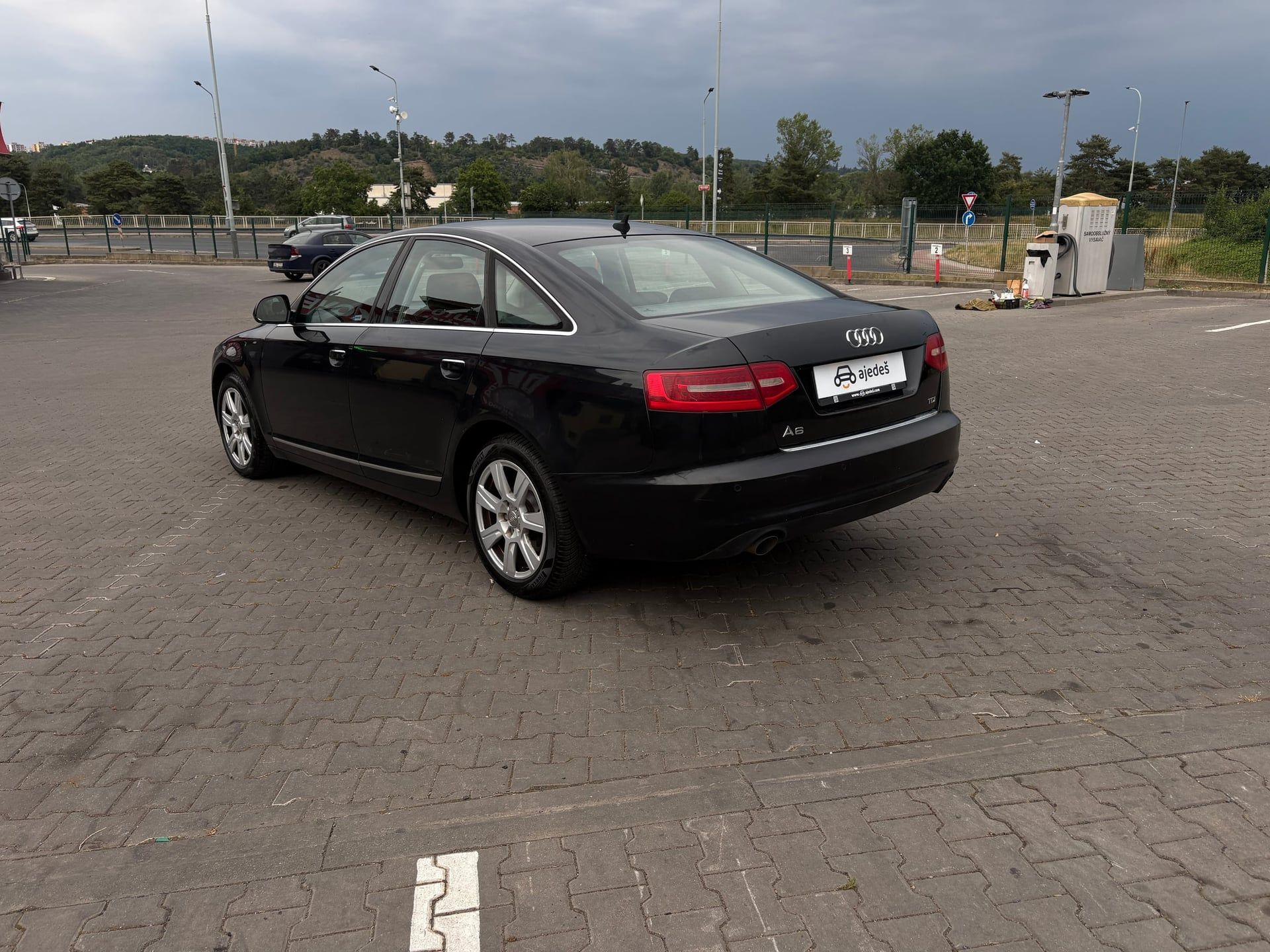 Audi A6, 2.0 TDI/servis/ČR-1.maj/manuál - fotka 6