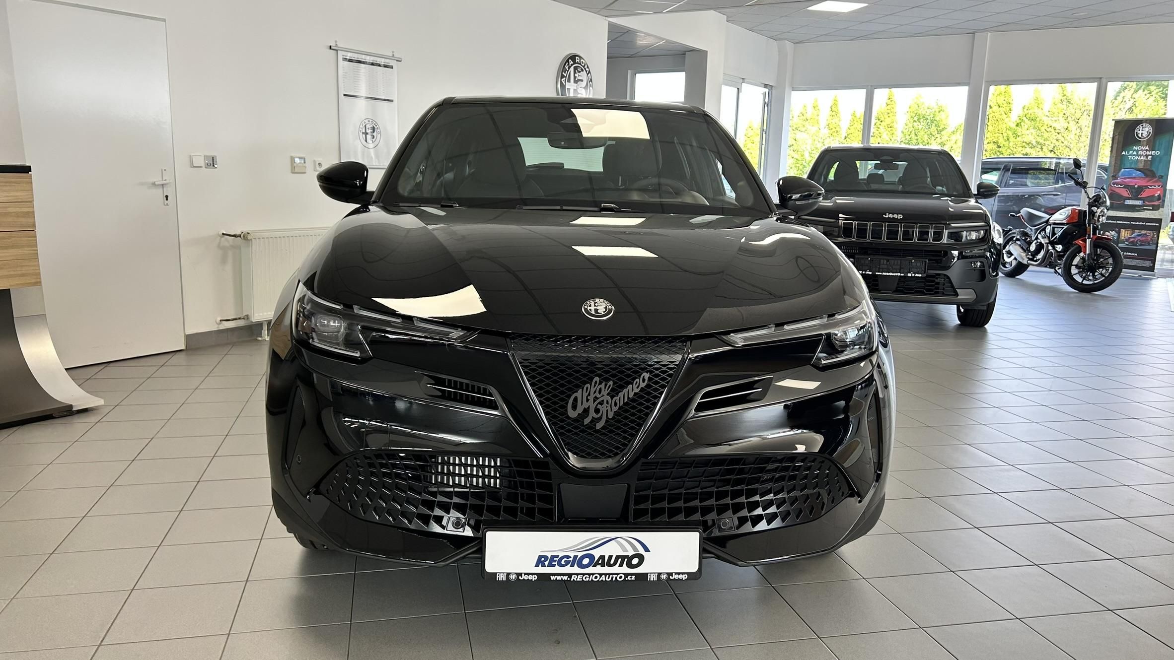 Alfa Romeo Junior, 1.2T 145k Ibrida - fotka 2