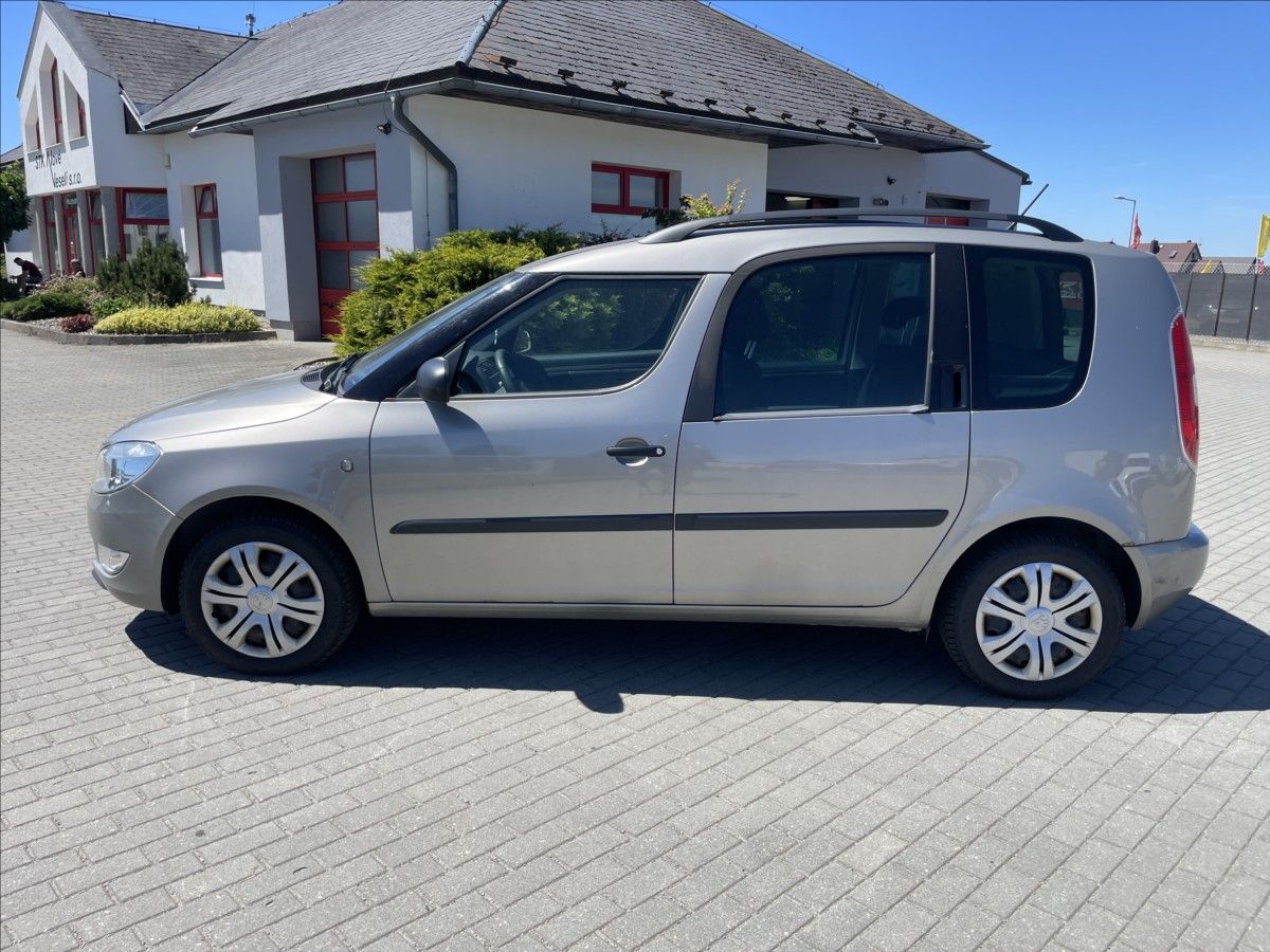 Škoda Roomster, 1,2 TSi 63kw Ambiente Klima ES - fotka 2