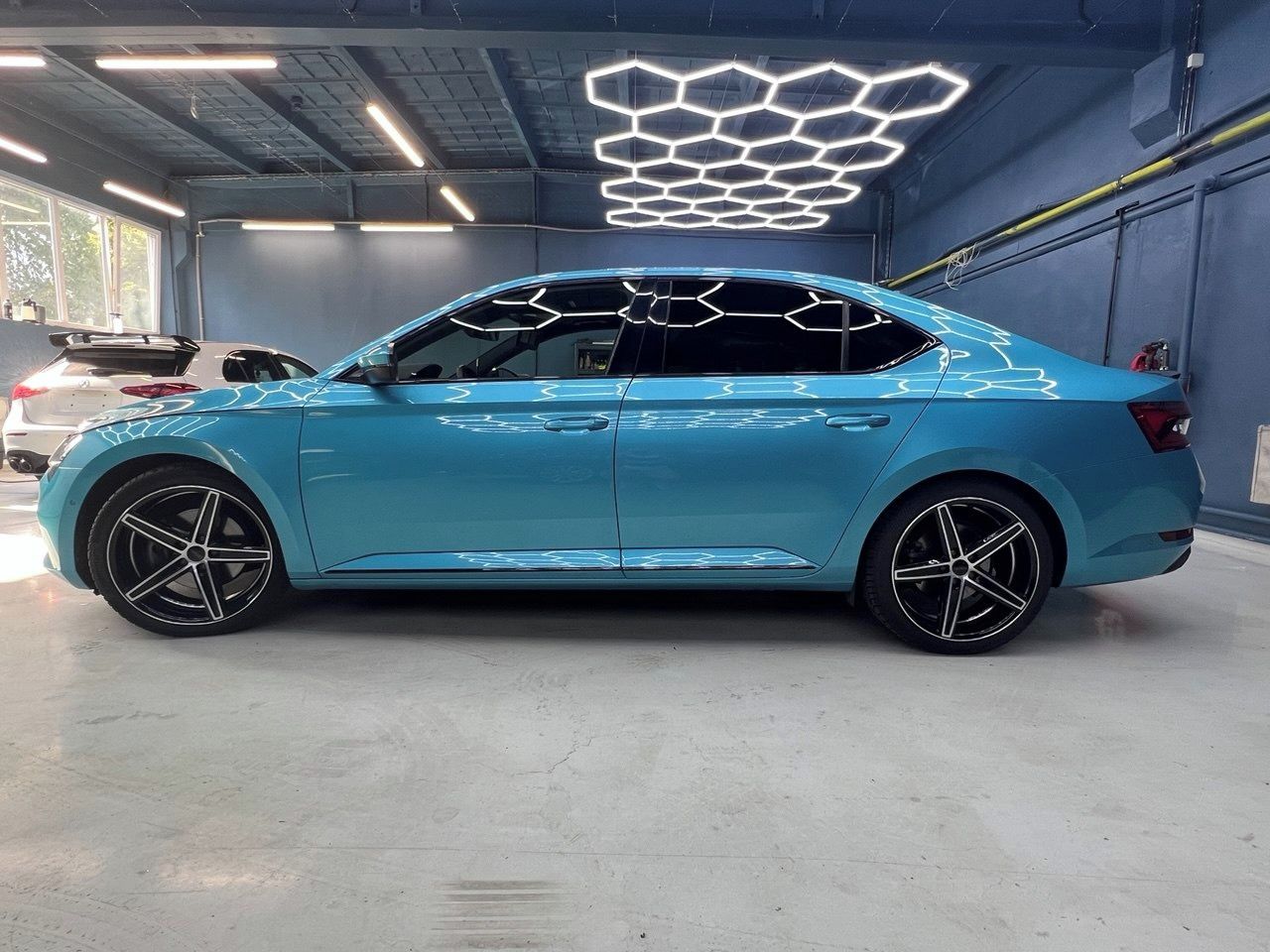 Škoda Superb, 2.0 TDI 140kW, facelift L&K - fotka 4