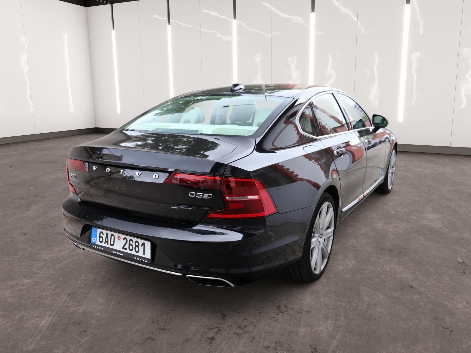 Volvo S90, D5 AWD Inscription - fotka 4