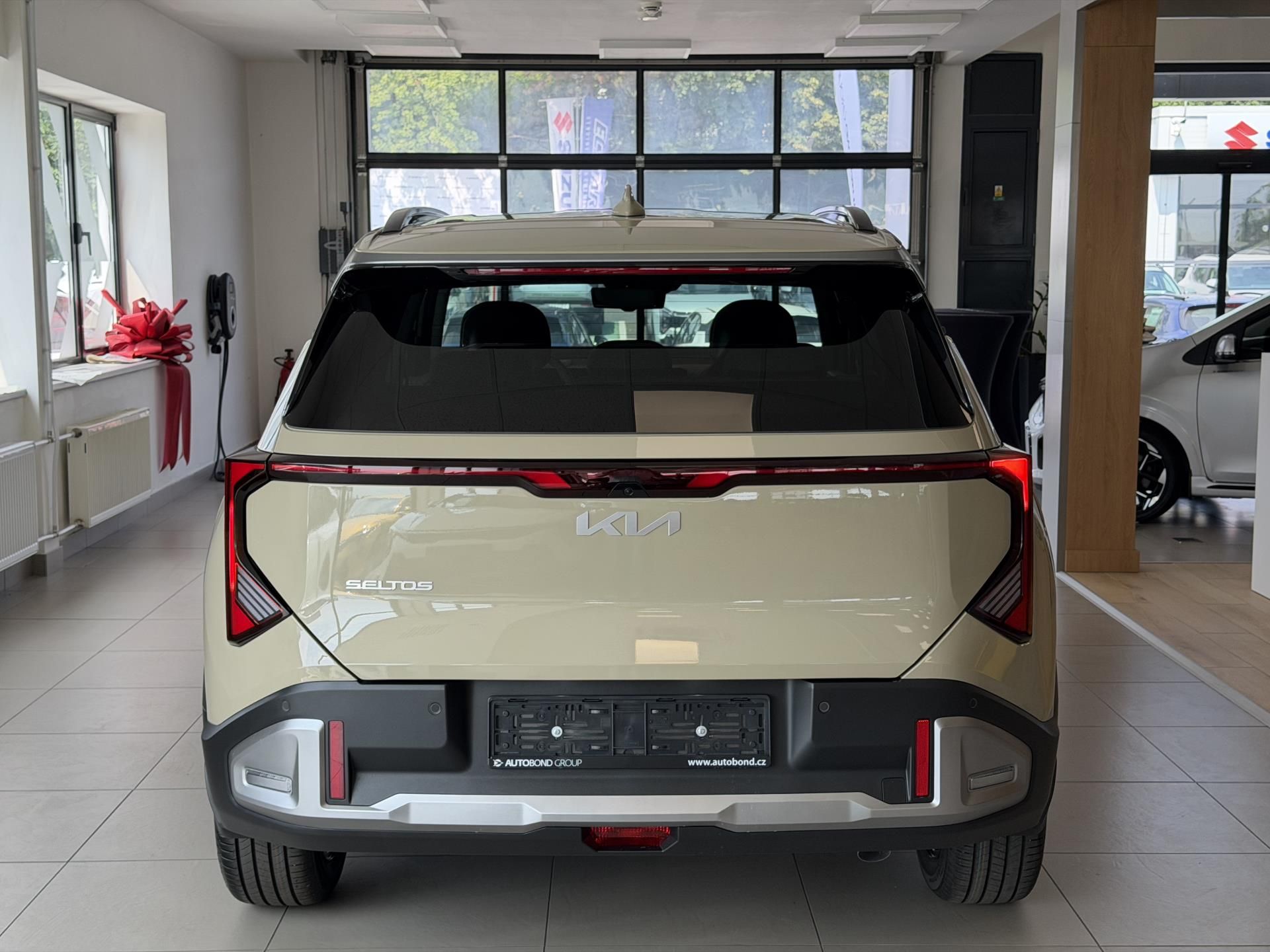 Kia Seltos, 1,6 T-GDi GPF 4x2 7DCT EXCLUSI - fotka 3