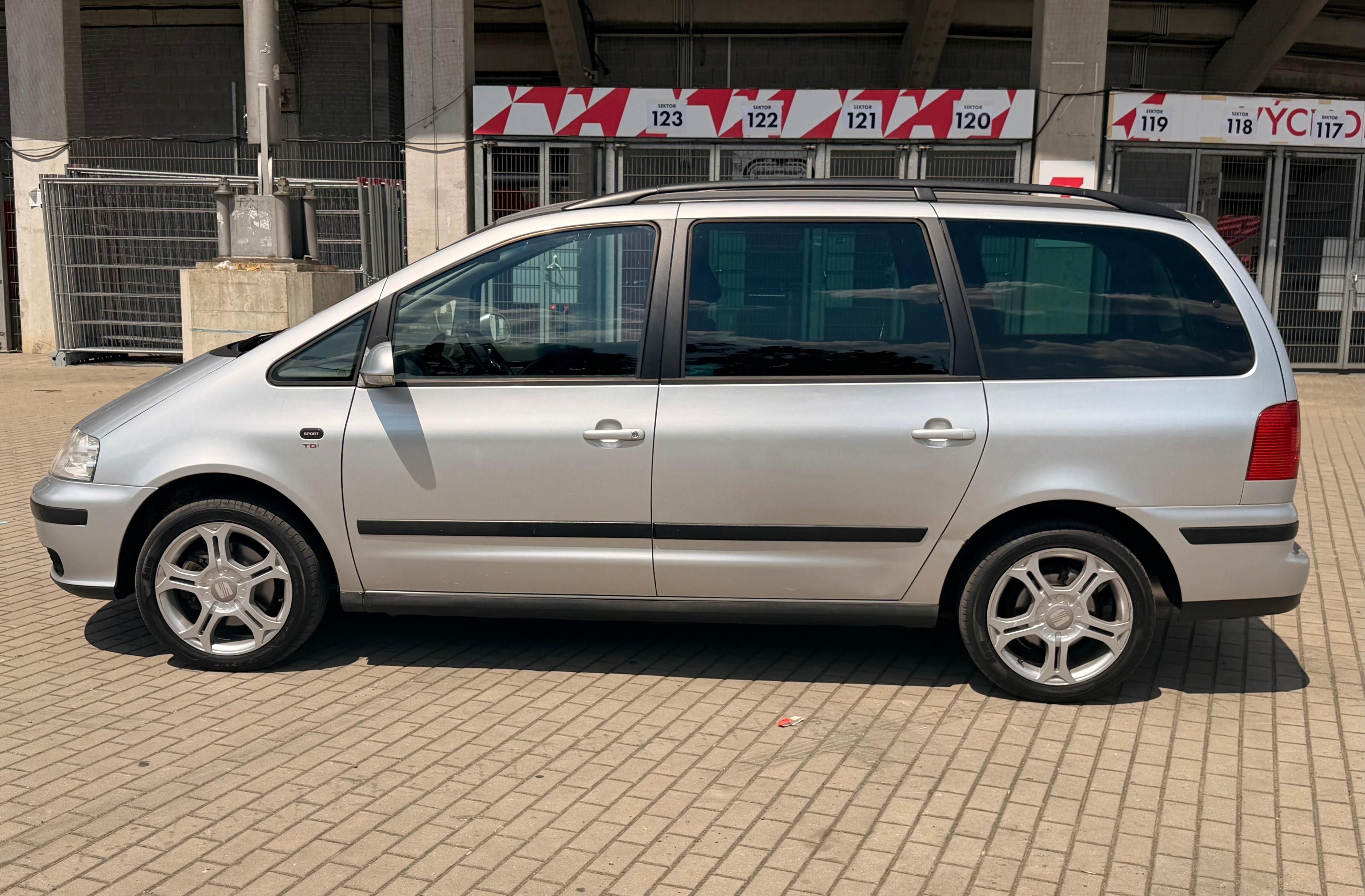 Seat Alhambra, 2.0TDi 103kw Původ ČR 7míst - fotka 2