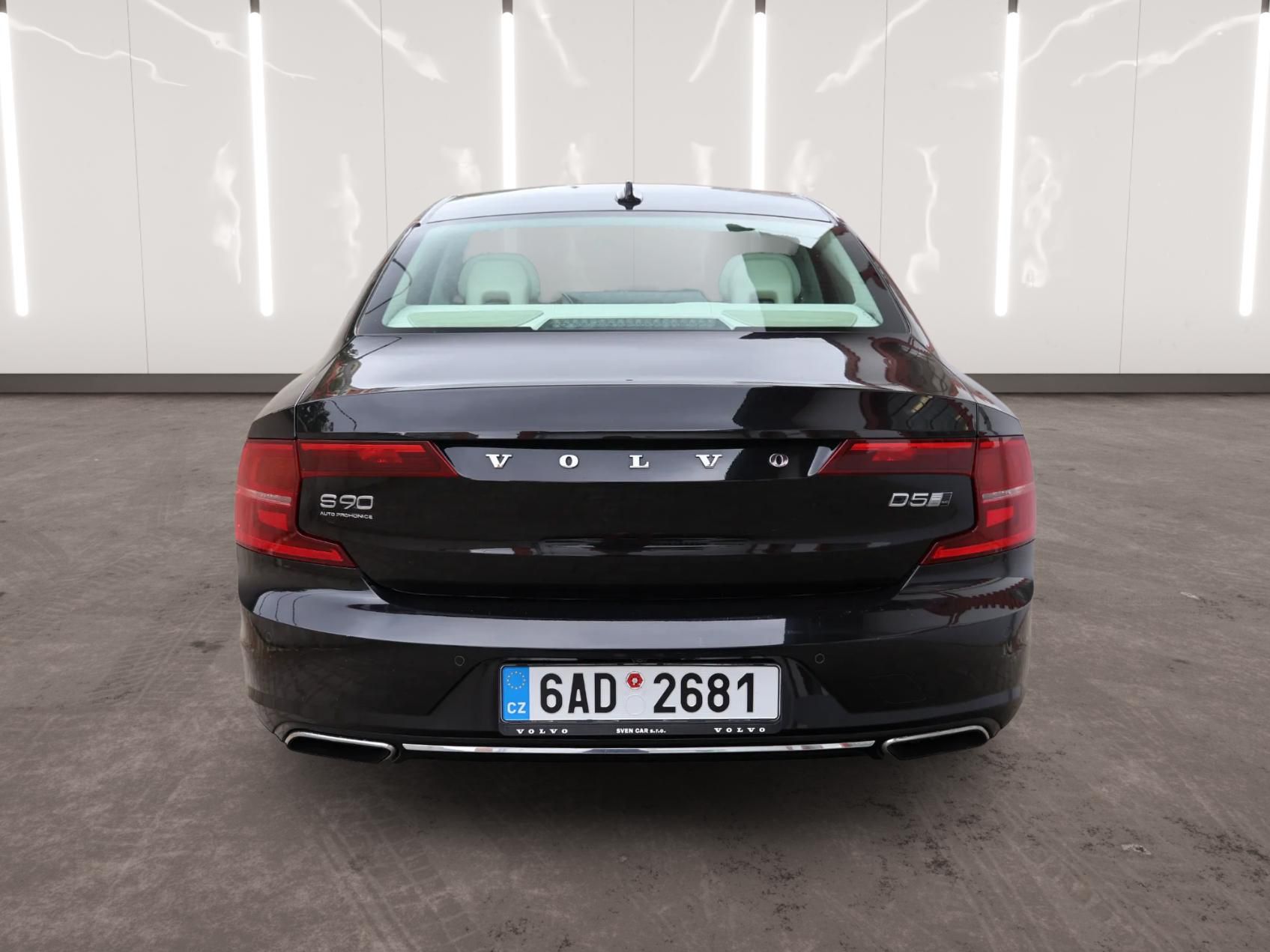 Volvo S90, D5 AWD Inscription - fotka 3
