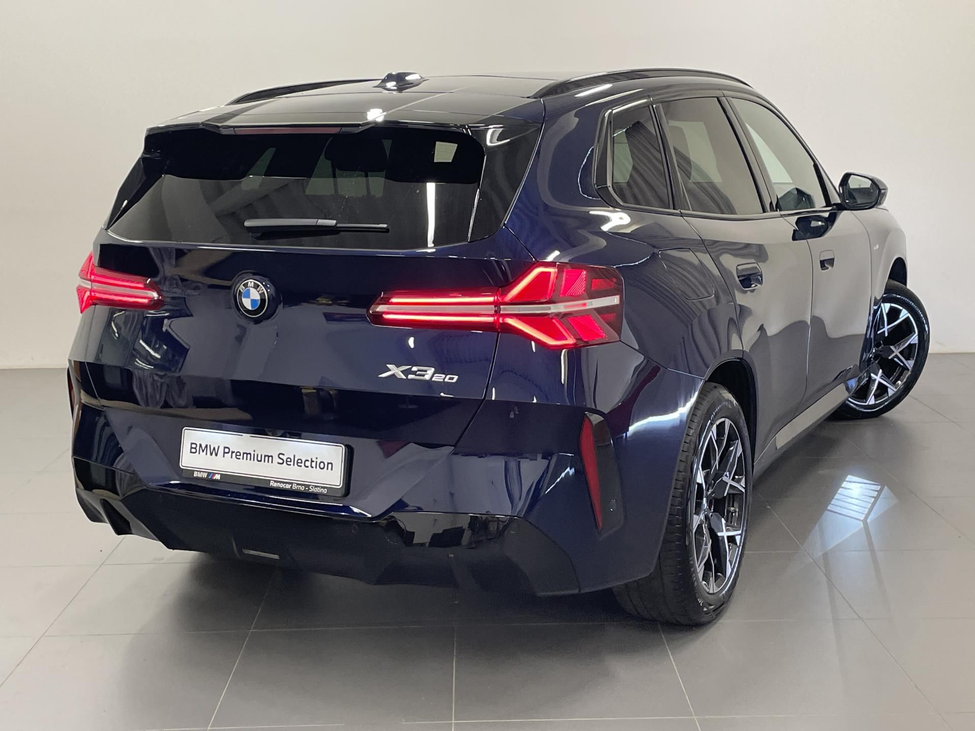 BMW X3, X3 20 xDrive Tažné Nezávislé - fotka 2