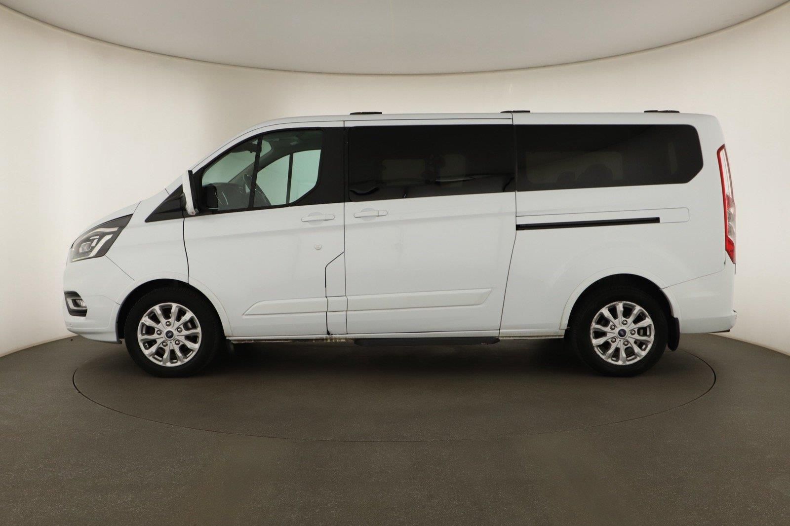 Ford Tourneo Custom, 2.0 EcoBlue, Titanium, Klima - fotka 3