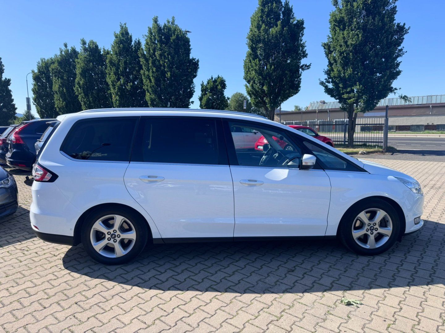 Ford Galaxy, 2,0 TDCI 132KW 1. MAJ TITAN 7X - fotka 6