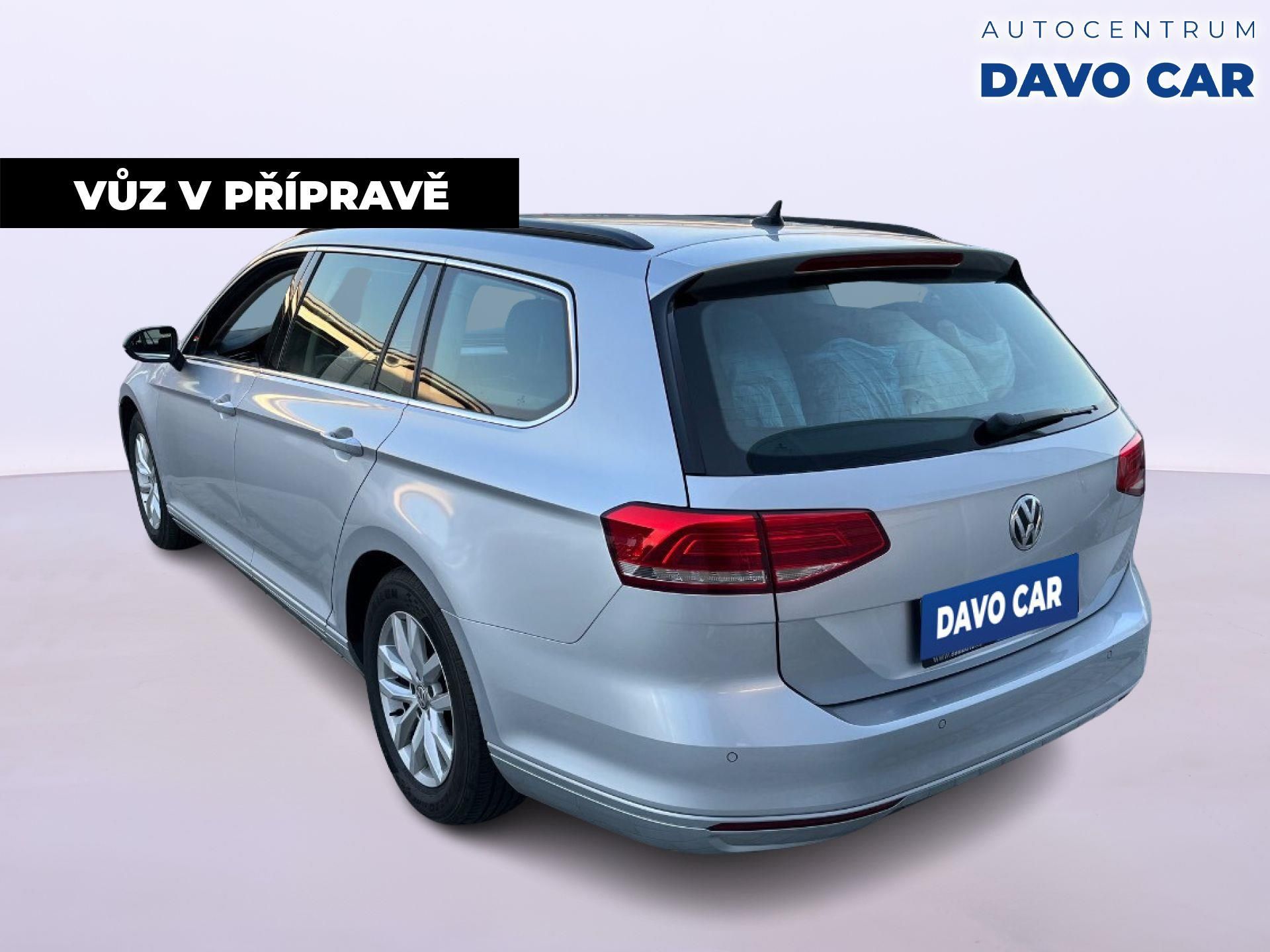 Volkswagen Passat, 2,0 TDI 110kW DSG Comfort LED - fotka 4