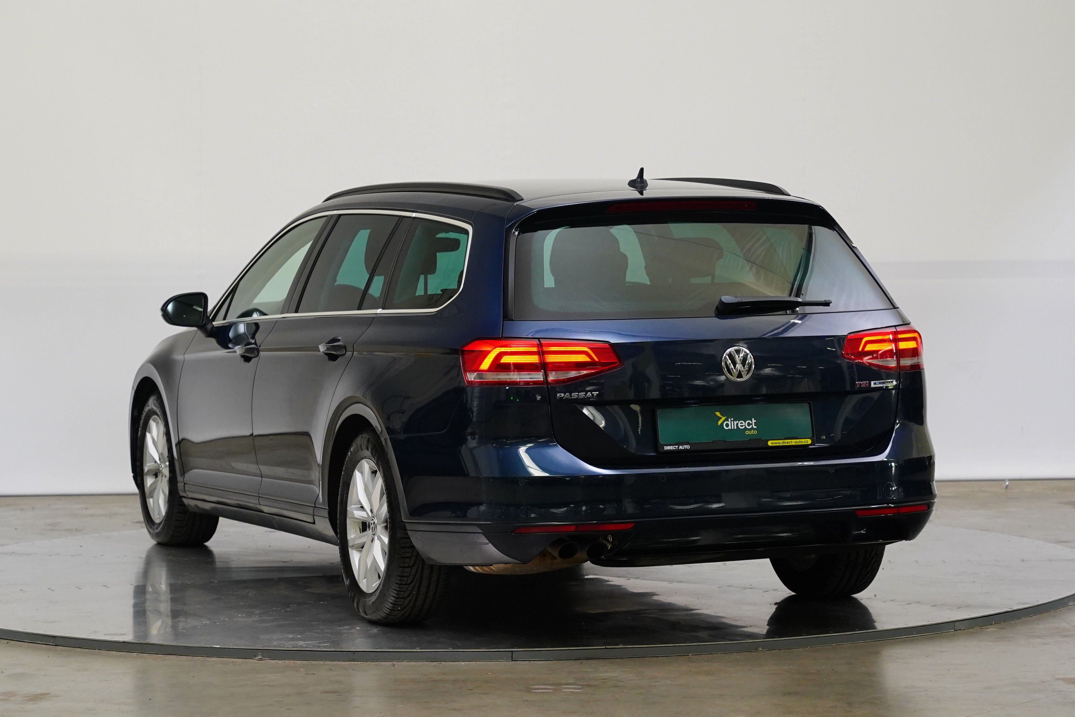 Volkswagen Passat, 1.8 TSI 132 kW DSG Comfortline - fotka 4