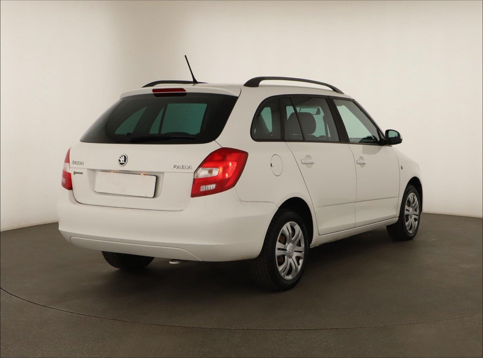 Škoda Fabia, 1.6 TDI, Ambiente, po STK - fotka 5