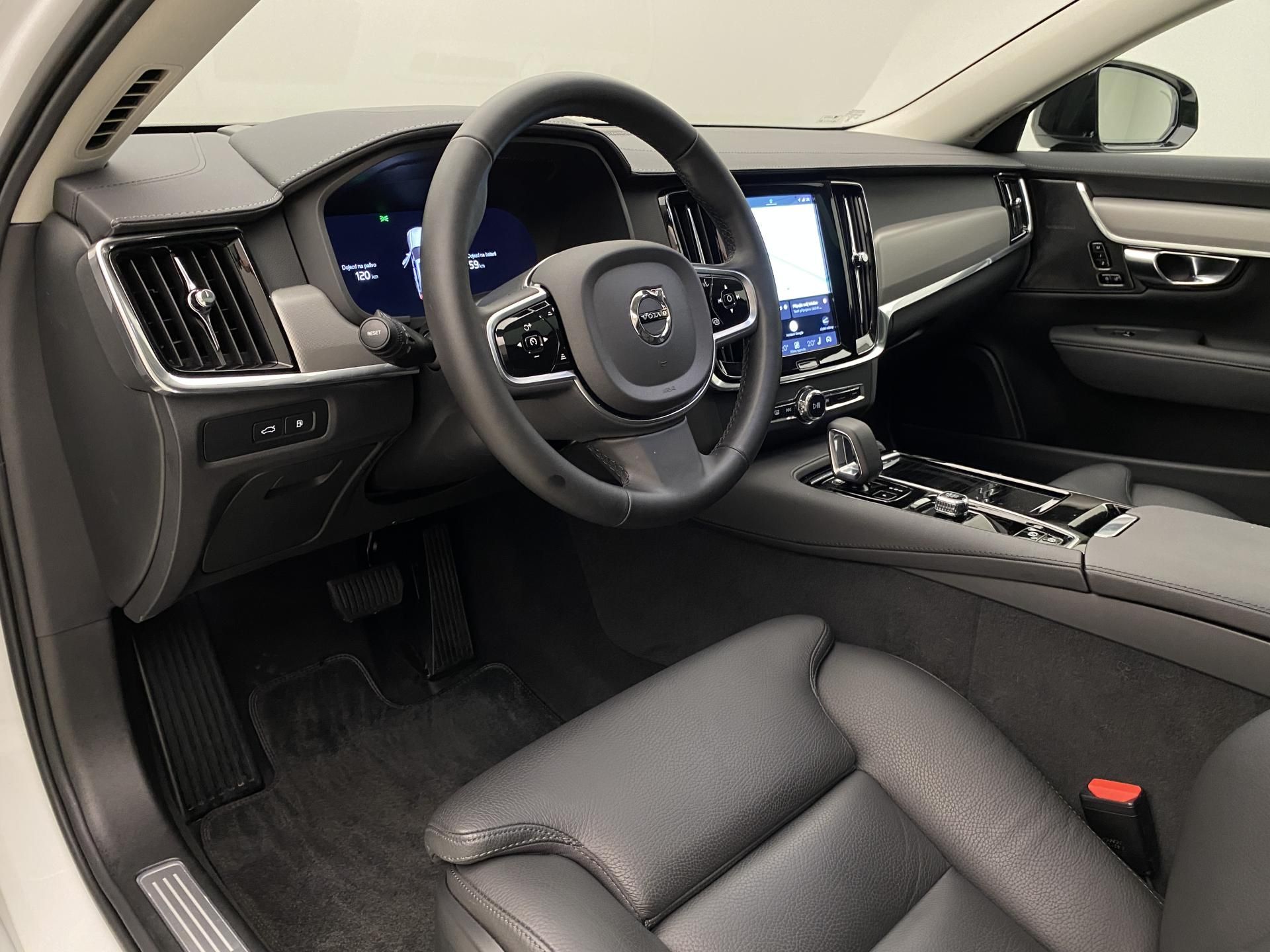 Volvo V90, T6 AWD RECHARGE DARK PLUS AUT - fotka 4