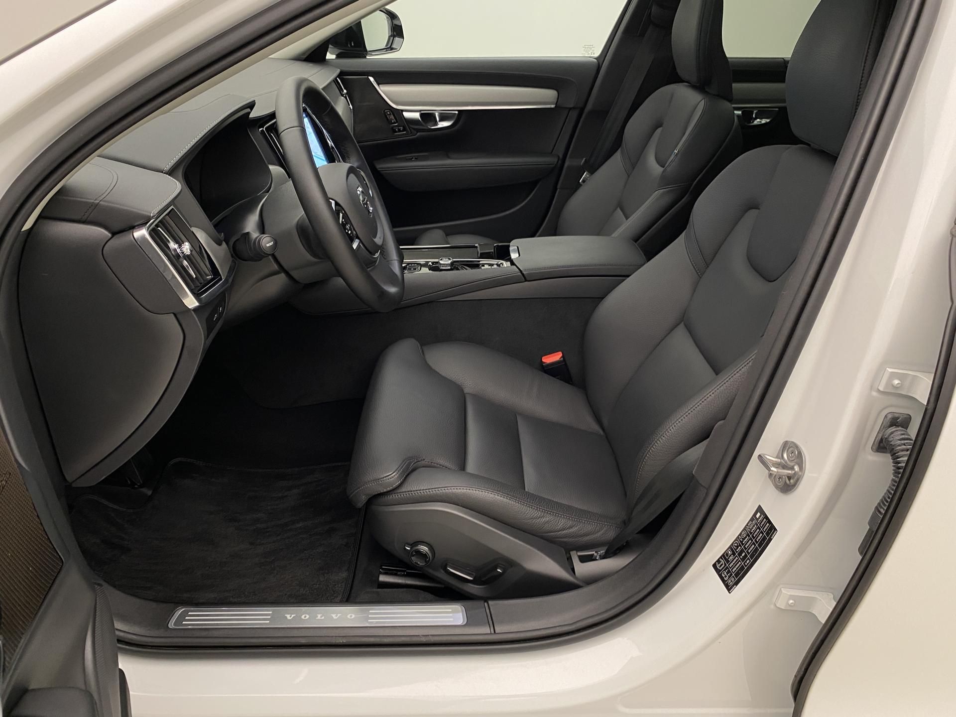 Volvo V90, T6 AWD RECHARGE DARK PLUS AUT - fotka 3