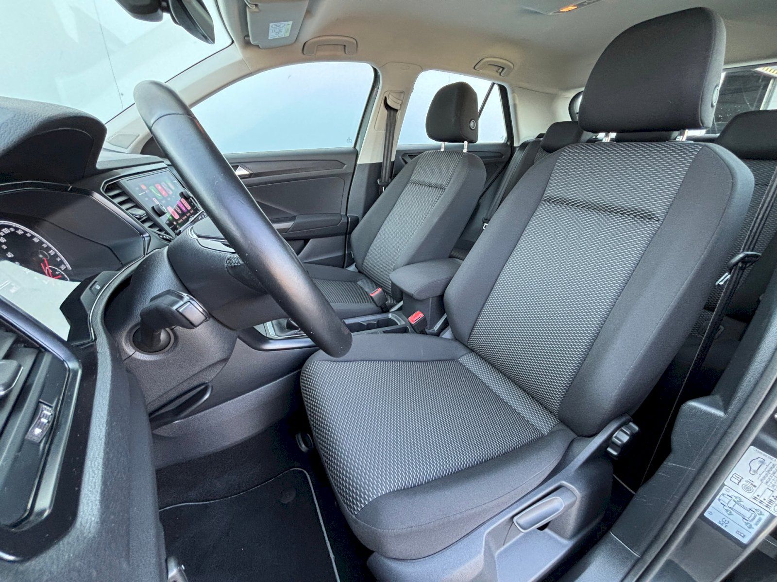 Volkswagen T-Roc, 1.0 TSI 81kW - fotka 6