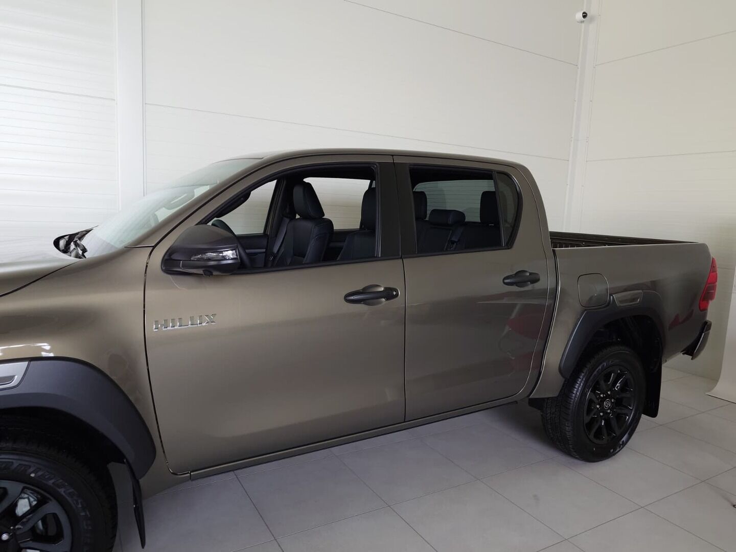 Toyota Hilux, DoubleCab Invincible 2.8D 6AT - fotka 4