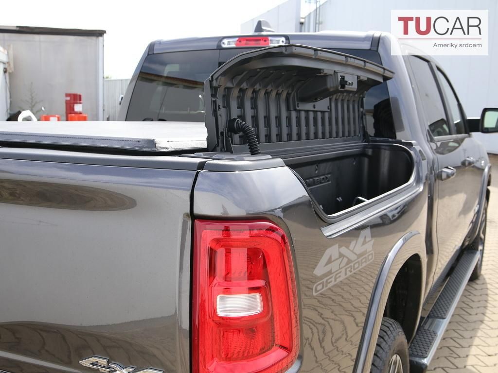 RAM 1500, Laramie 5.7 HEMI 2026 RamBox - fotka 5