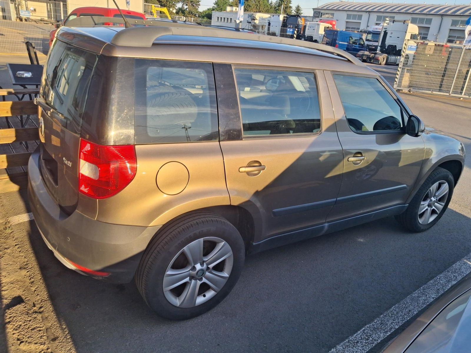 Škoda Yeti, 2.0 TDI, ČR,1.maj, Serv.kniha - fotka 2