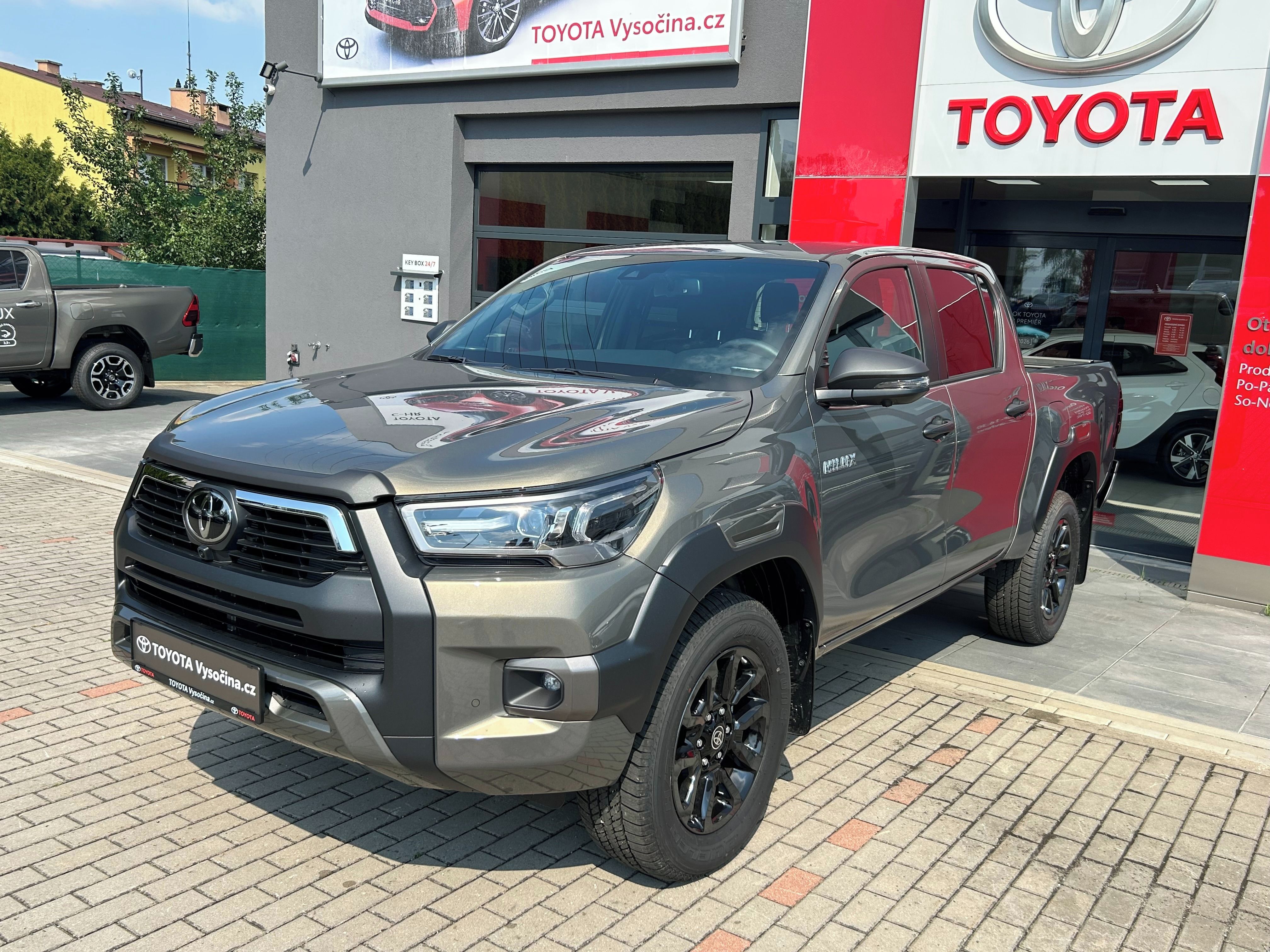 Toyota Hilux, 2,8D 4x4 6AT Invincible HYB