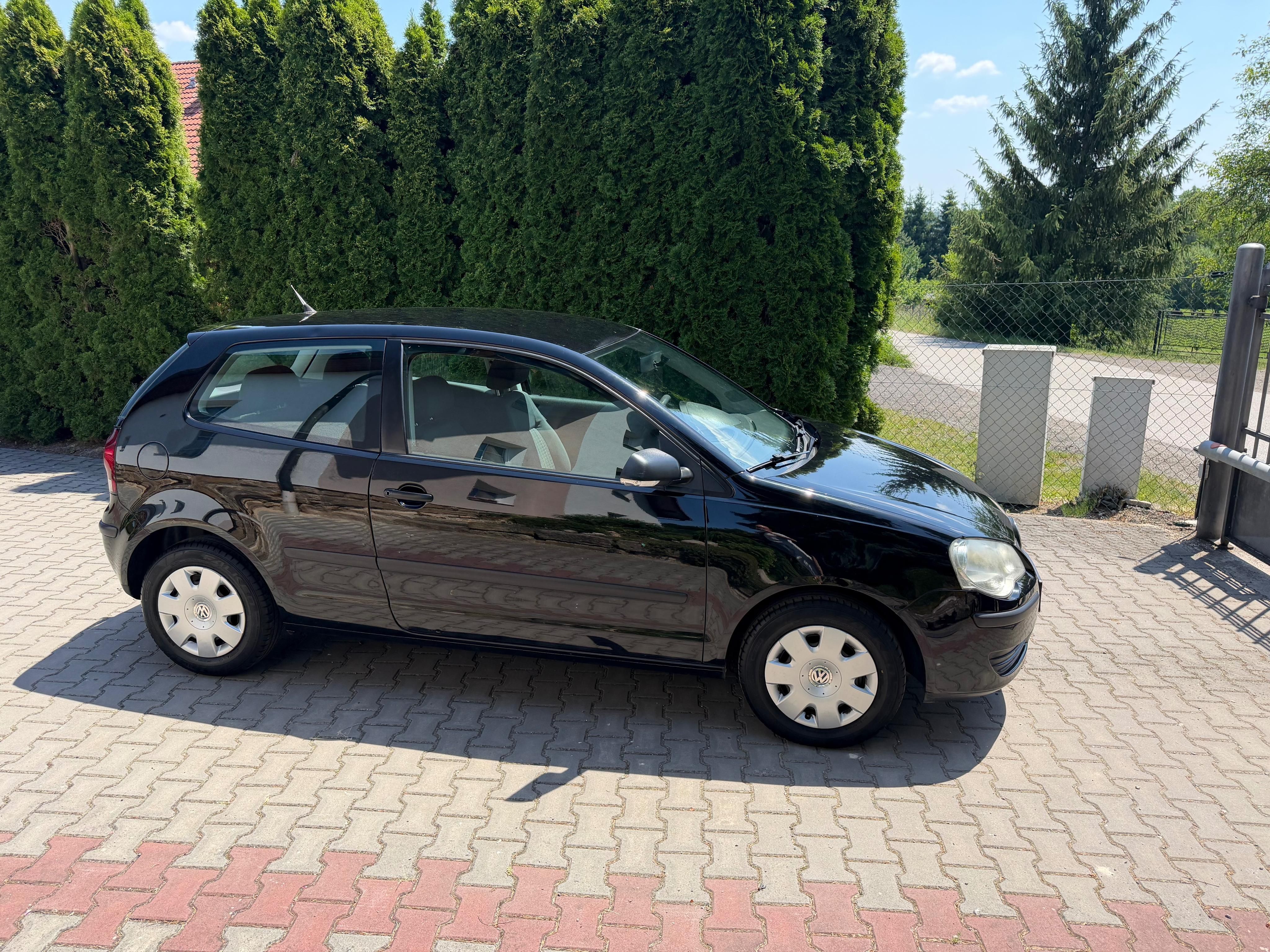 Volkswagen Polo, 1,2i pravidelný servis +zimáky - fotka 2