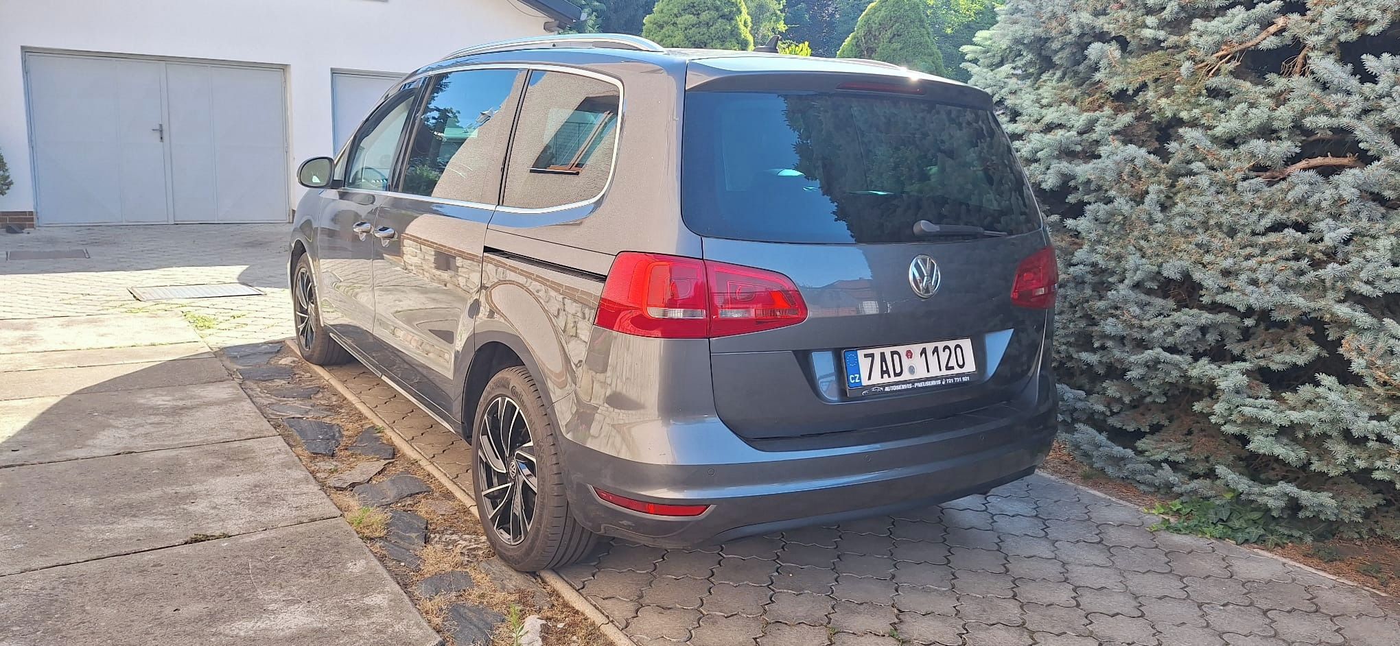 Volkswagen Sharan, 2.0 TDi, Highline, 7míst - fotka 4