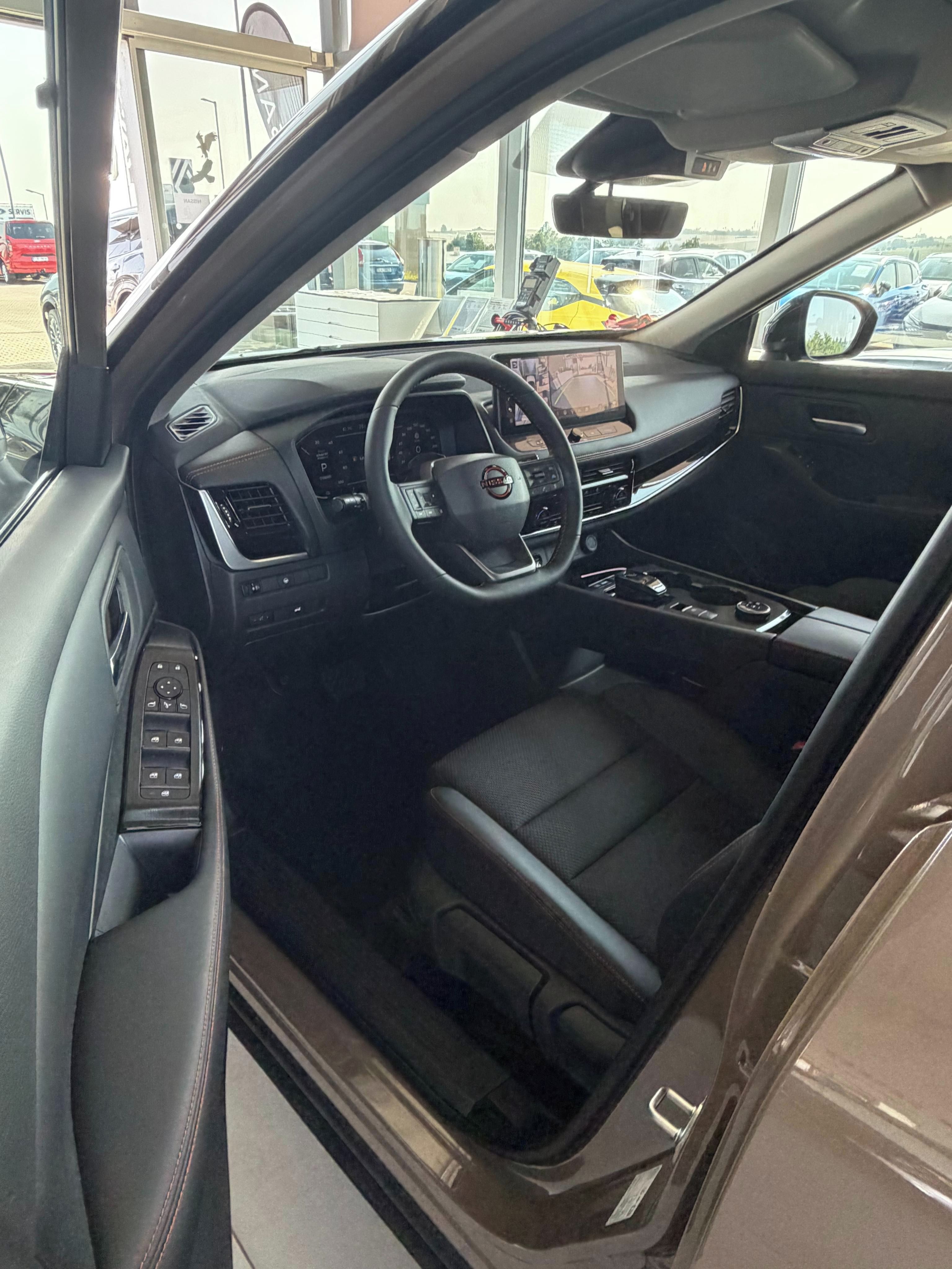 Nissan X-Trail, e-POWER e-4ORCE 4WD - fotka 4