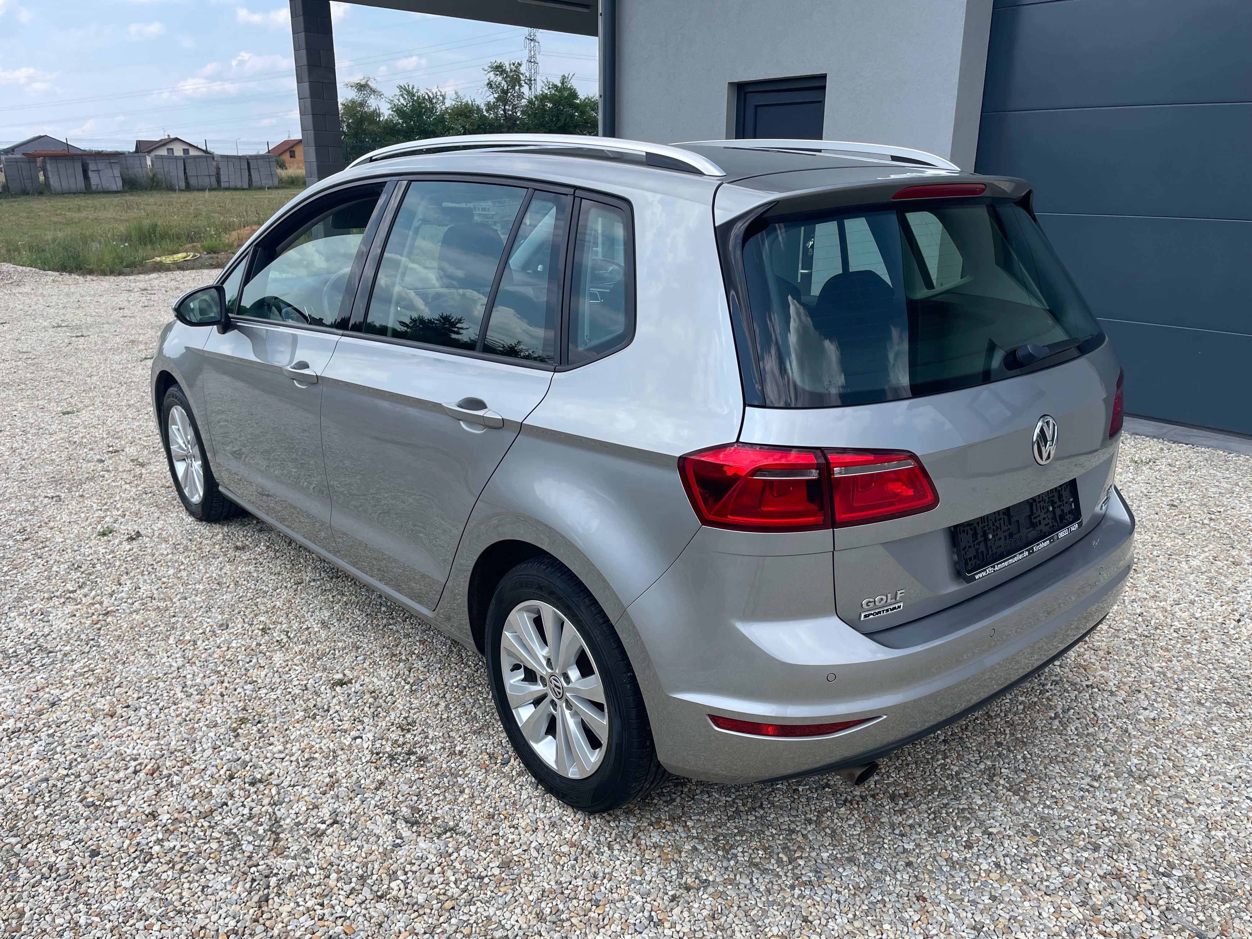 Volkswagen Golf Sportsvan, 1,2 TSI 81KW COMFORTLINE - fotka 3