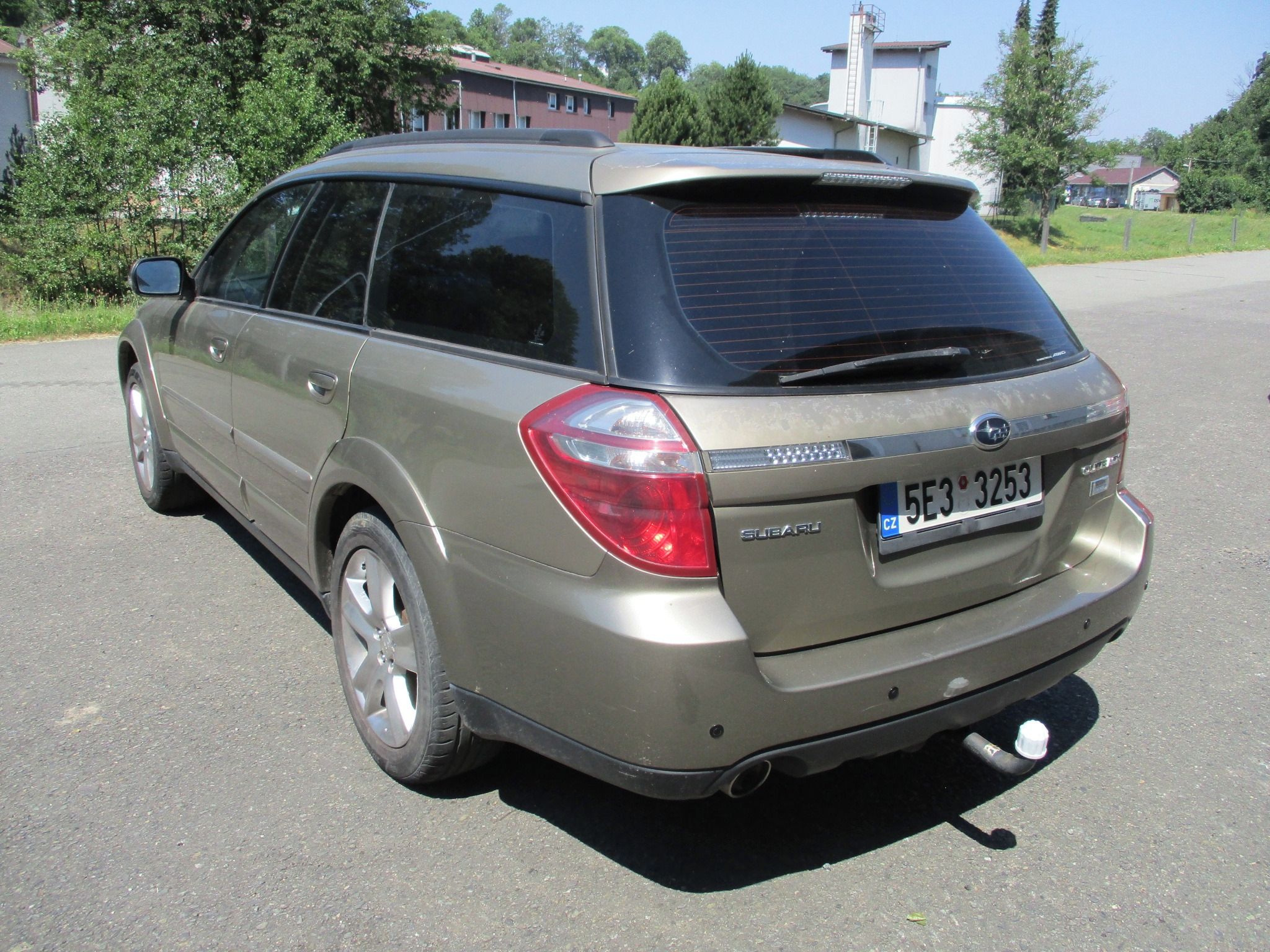 Subaru Outback, 2.0 D - 4 WD , Tažné zařízení - fotka 3