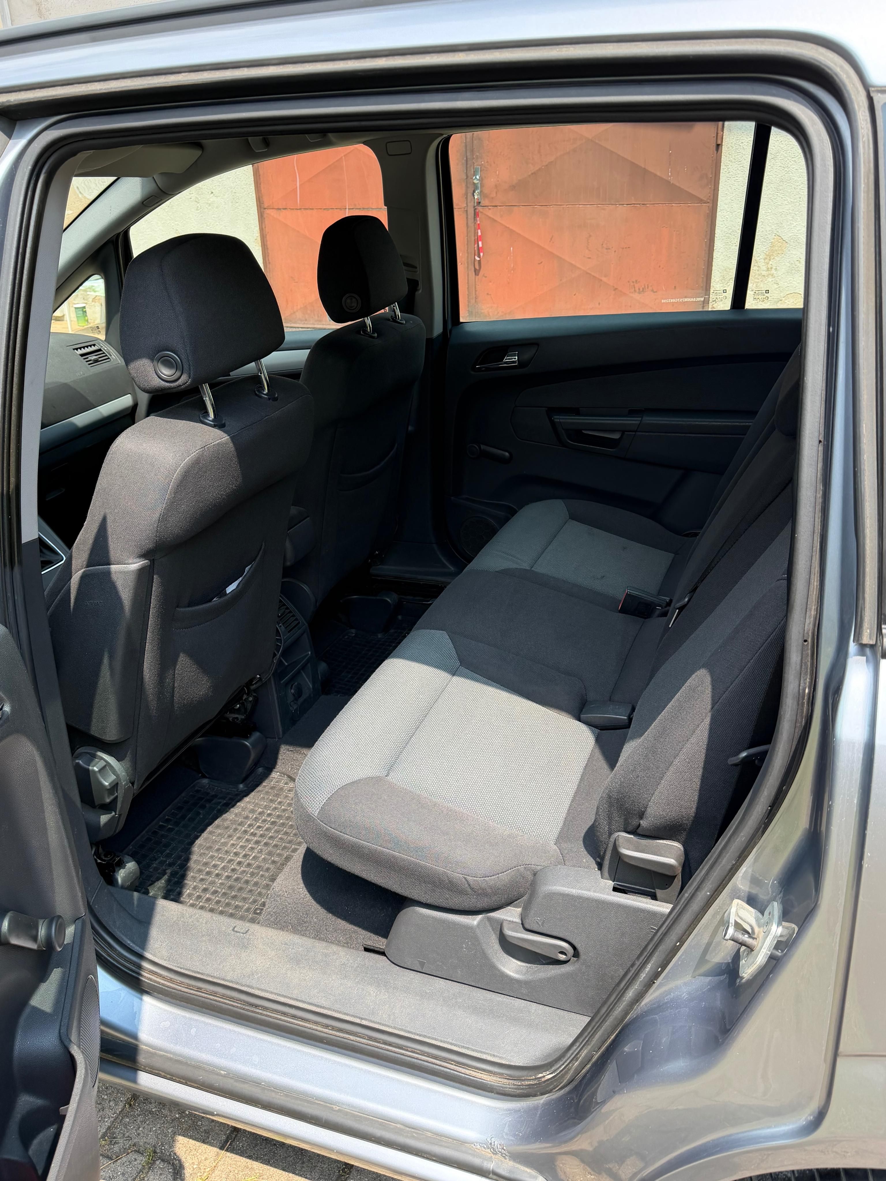 Opel Zafira - fotka 6