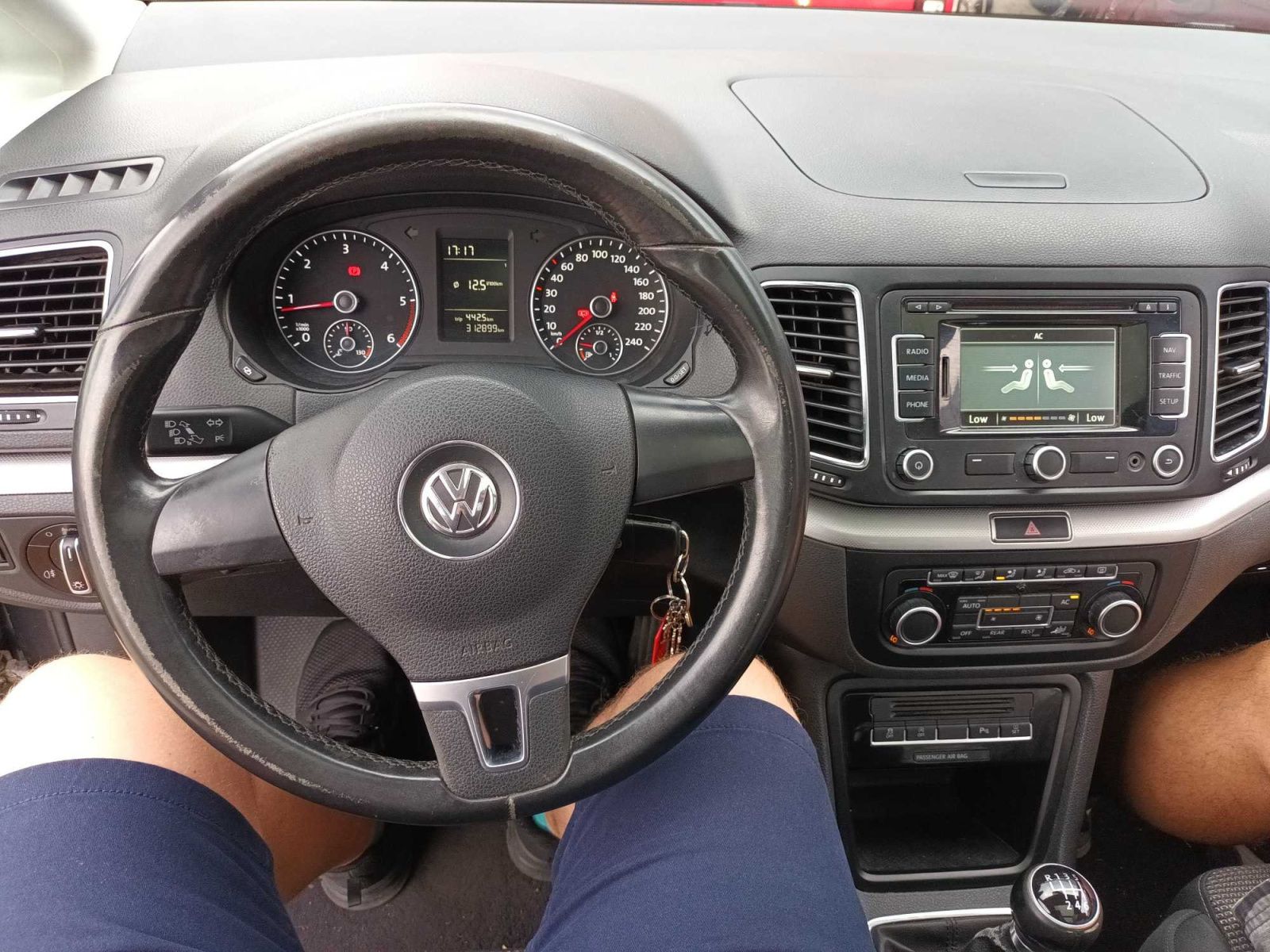 Volkswagen Sharan, 2.0 TDI, Navi - fotka 3