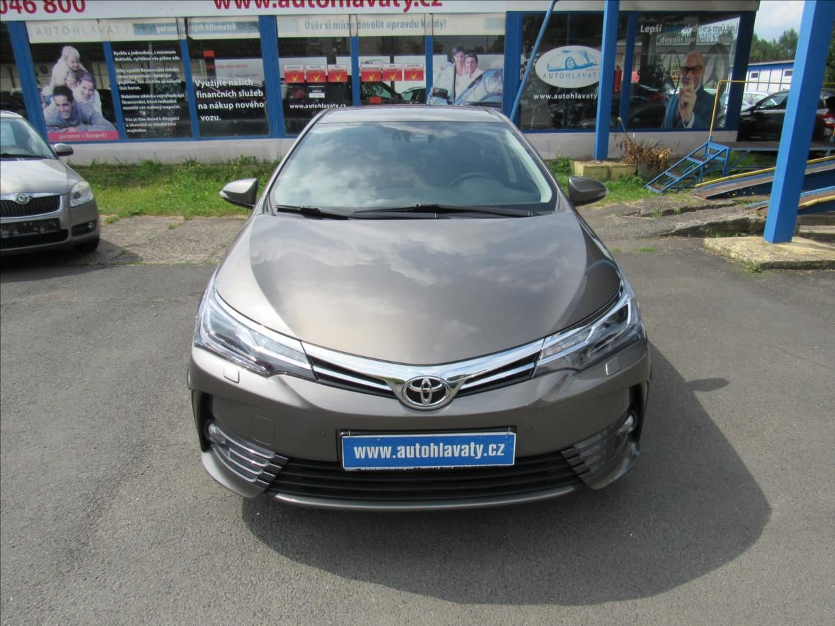 Toyota Corolla, 1,6 VVT-i 97kW Sedan - fotka 2