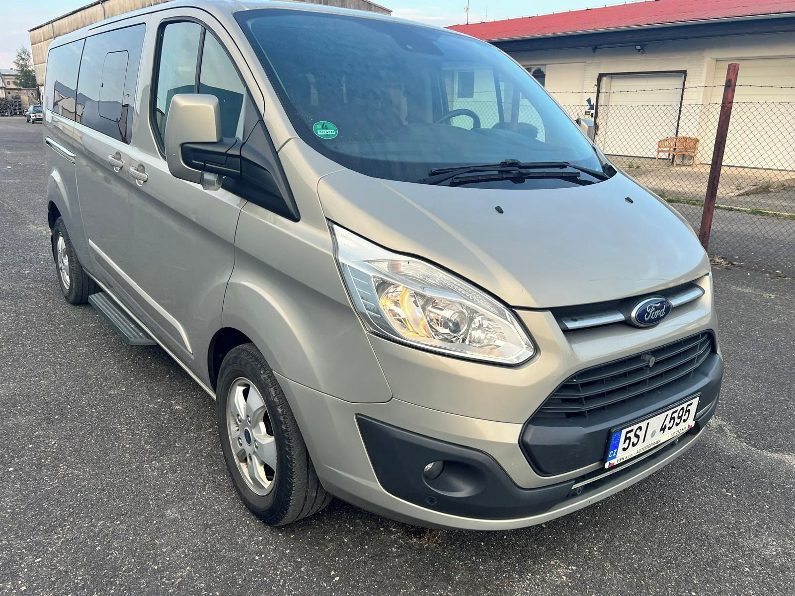 Ford Tourneo Custom, 9 míst, L2, automat!! ČR - fotka 2