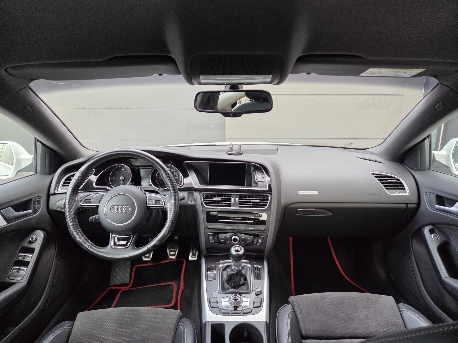 Audi A5, 2,0 TDi Sportback - fotka 4