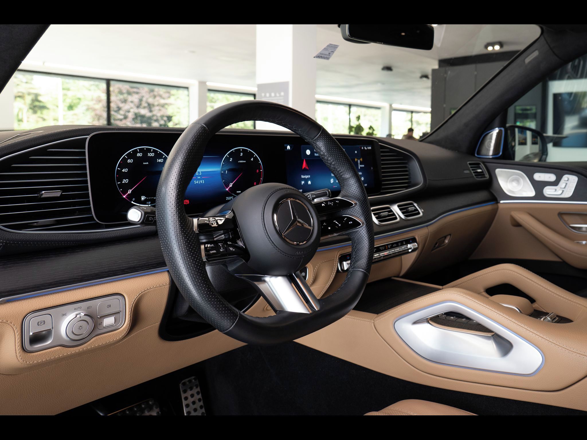 Mercedes-Benz GLS, d 4MATIC E-active body control - fotka 5