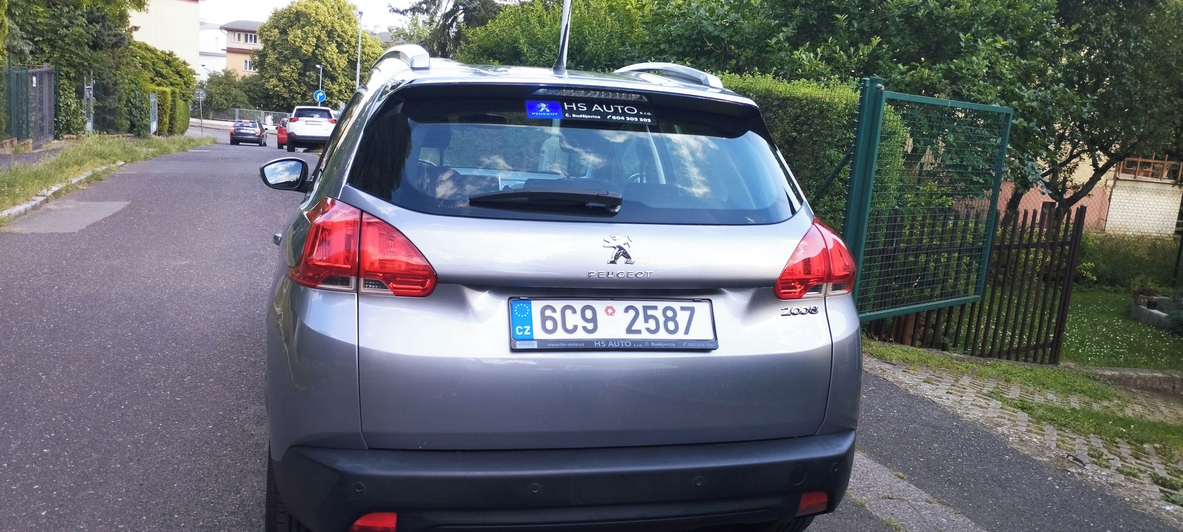 Peugeot 2008, 1.2, garážován, servisován - fotka 3