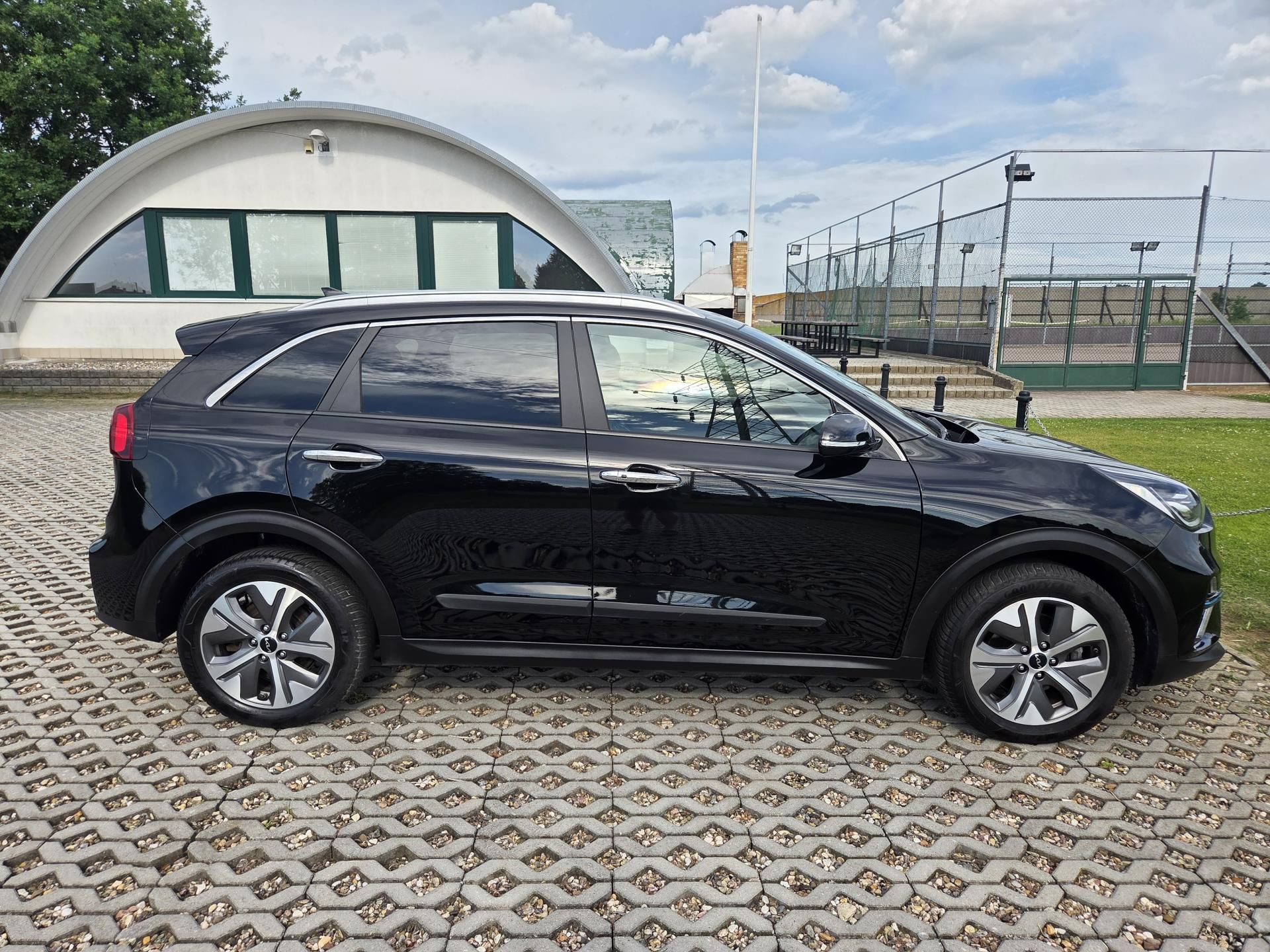 Kia Niro EV, 64 kWh SoH 96,8%,Vision,DPH - fotka 5