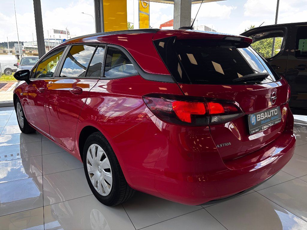 Opel Astra, 1.4i 74KW 2017 - fotka 4