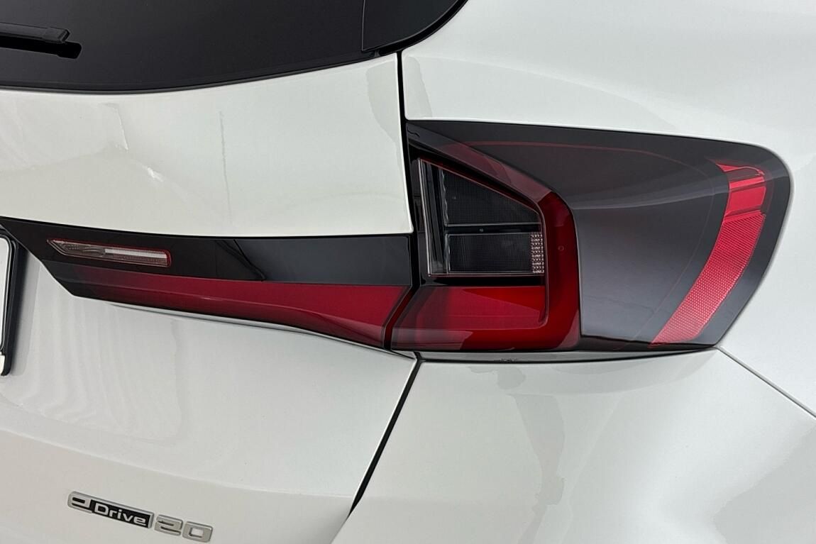 BMW iX1, eDrive20 - fotka 5