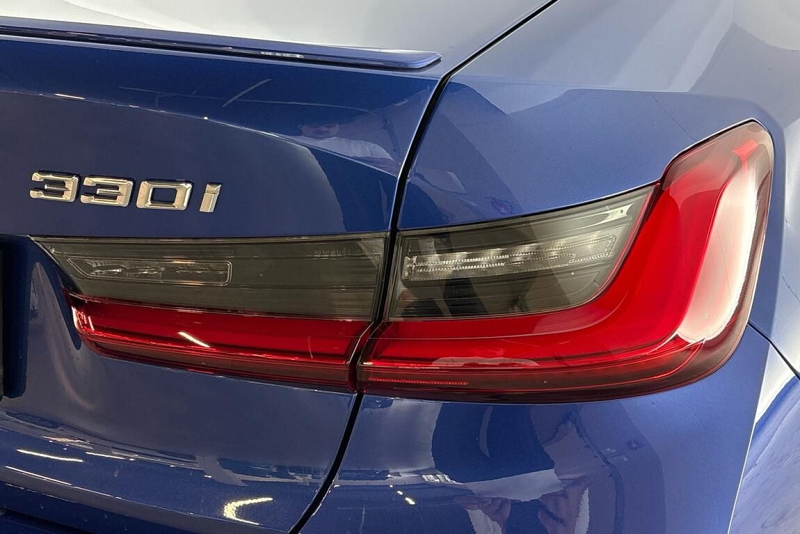 BMW Řada 3, 330i xDrive - fotka 5