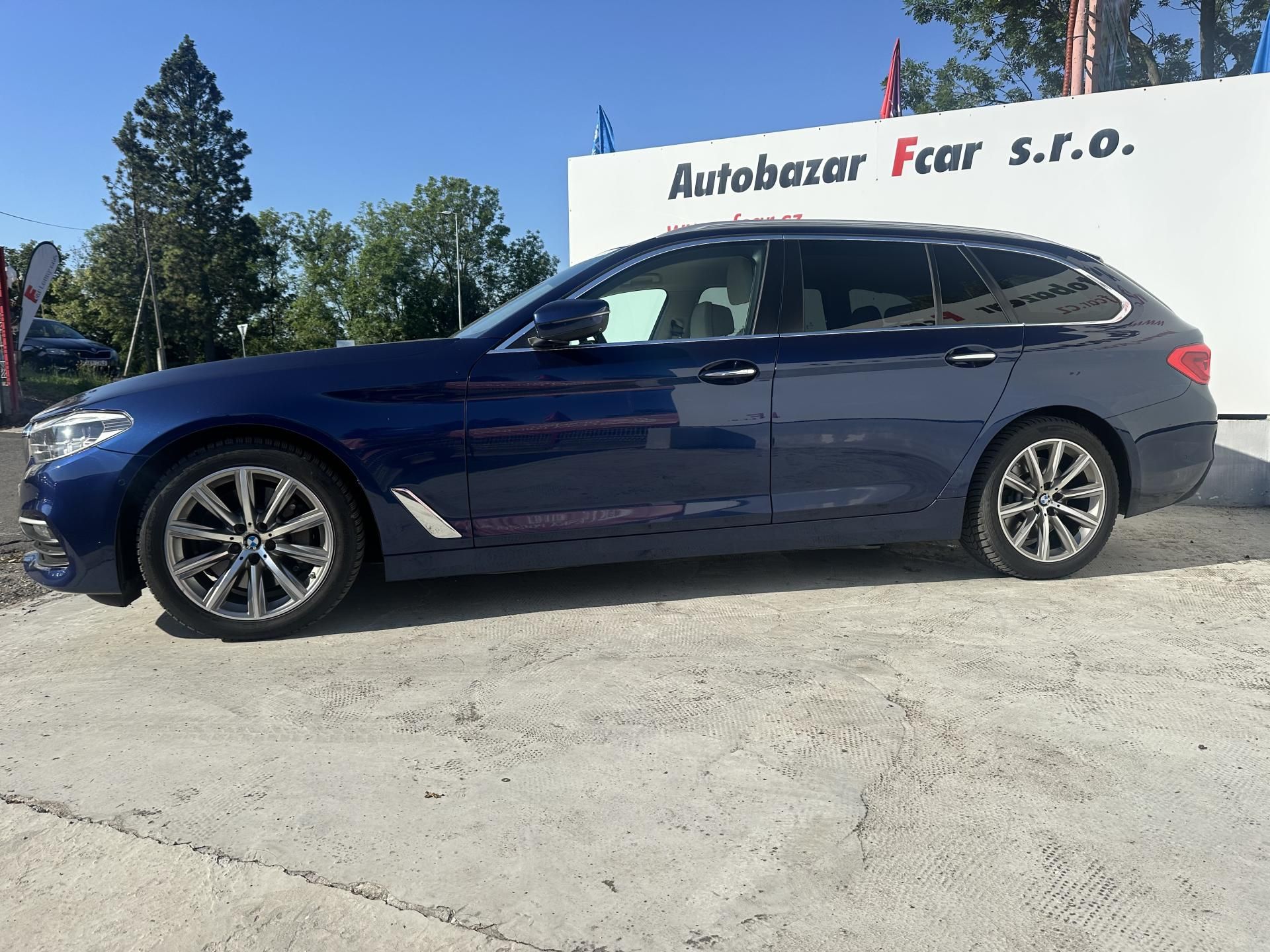 BMW Řada 5, 530d xDRIVE LUXURY - fotka 3