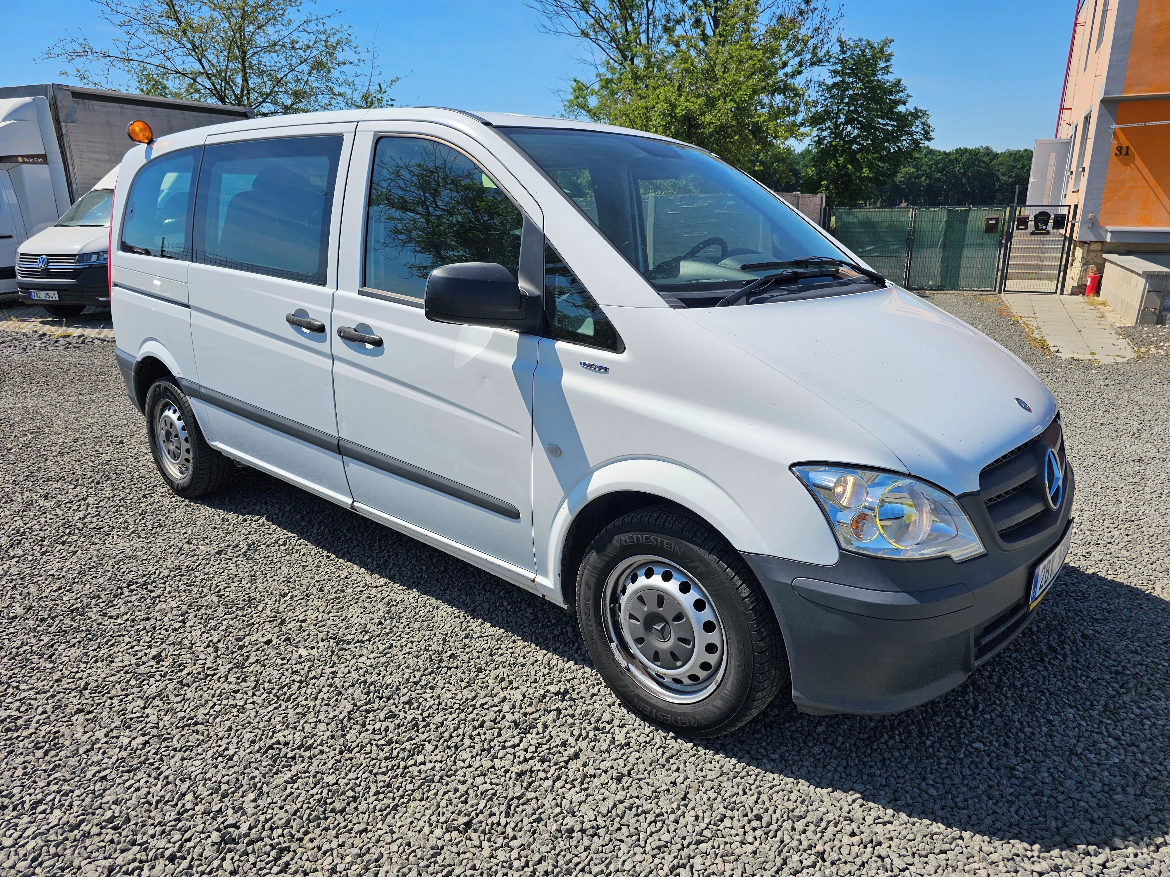 Mercedes-Benz Vito, 2.2 CDI, 9 míst, druhá kola - fotka 3
